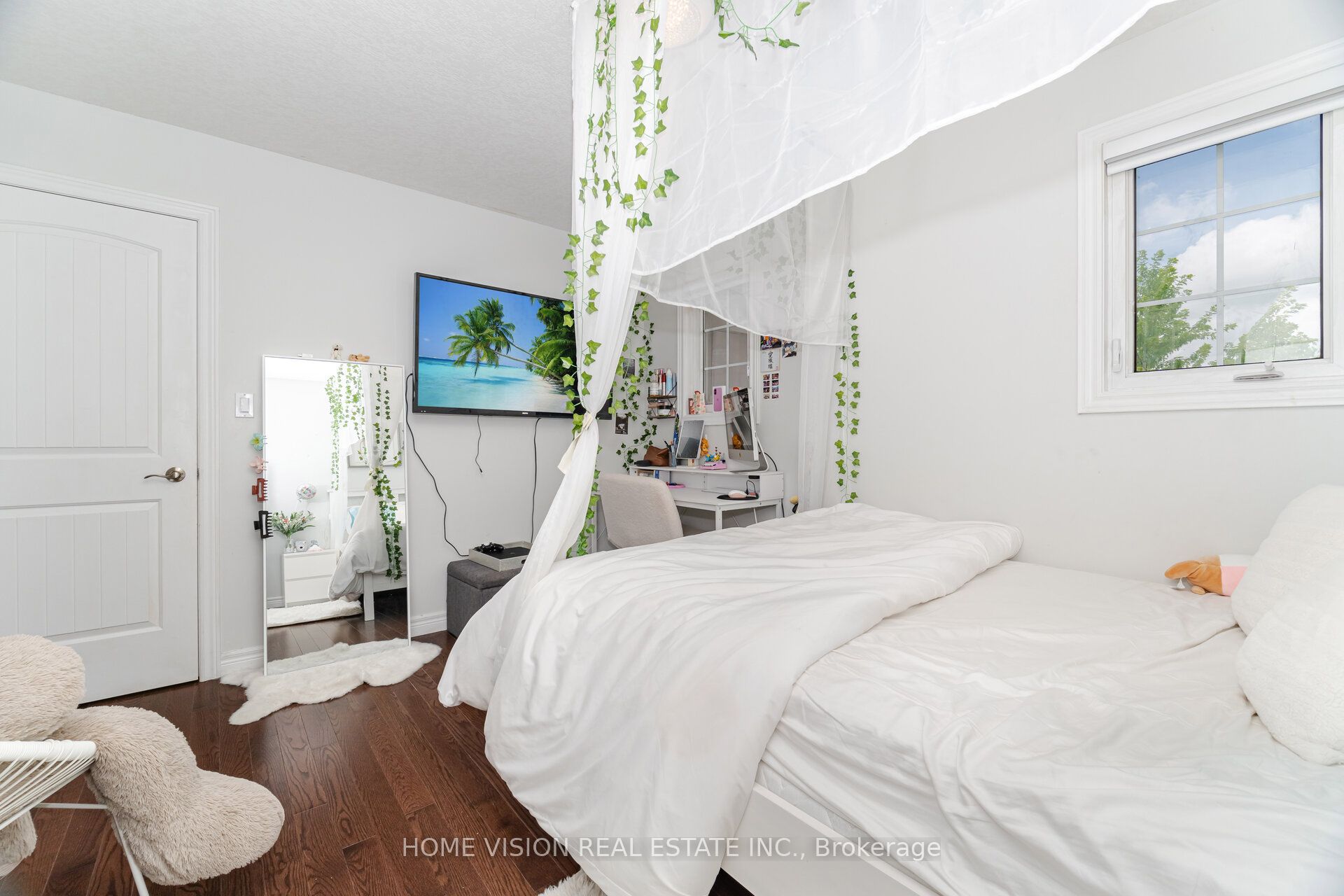 595 Firefly Drive S Property Photo 41