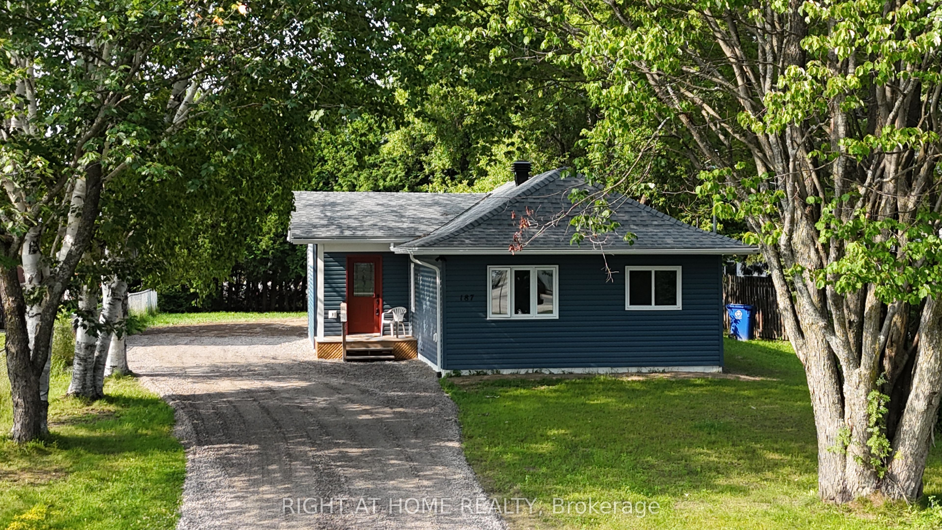 187 Russell St Property Photo 1