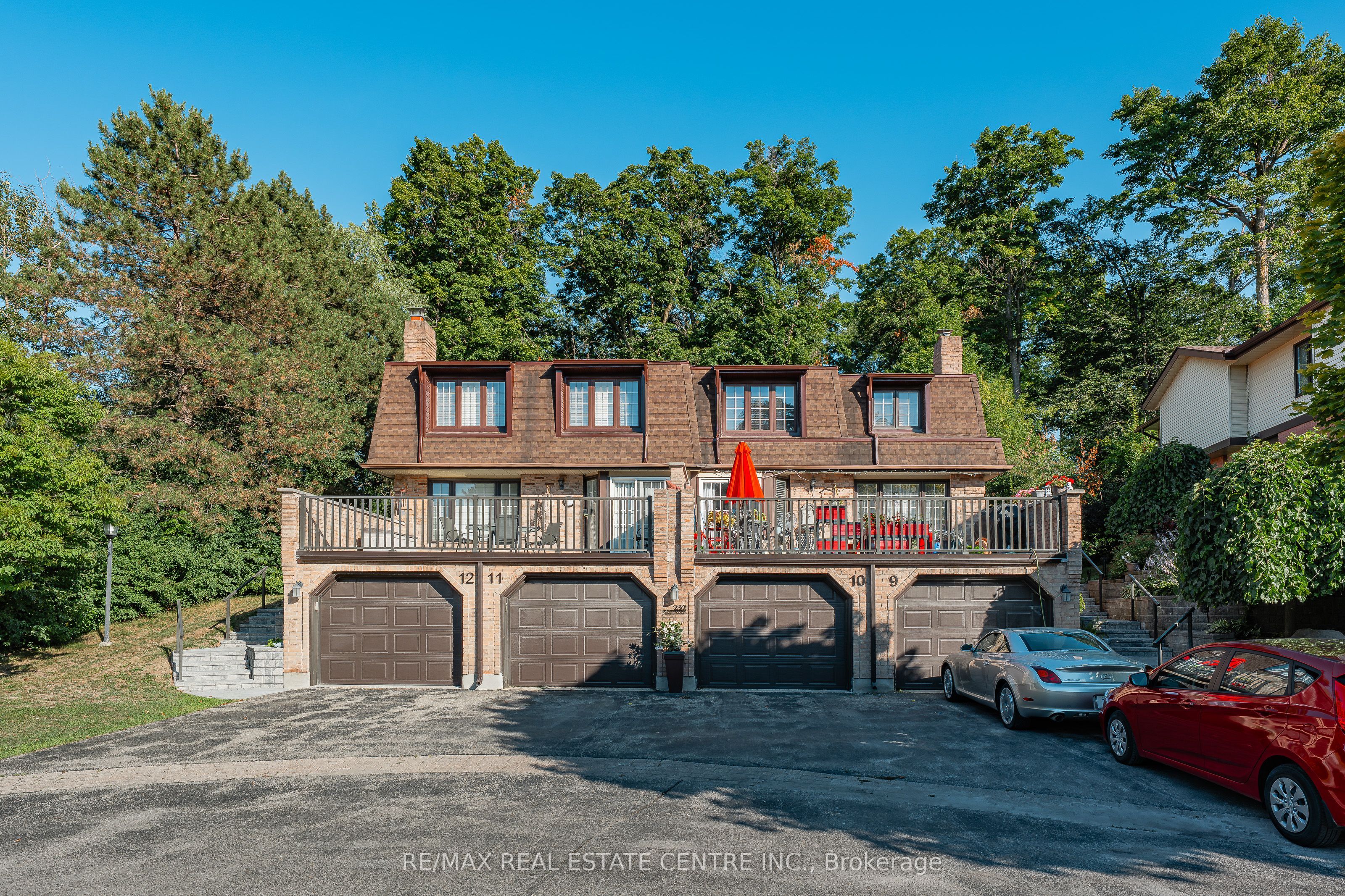 232 Kingswood Dr Property Photo 1