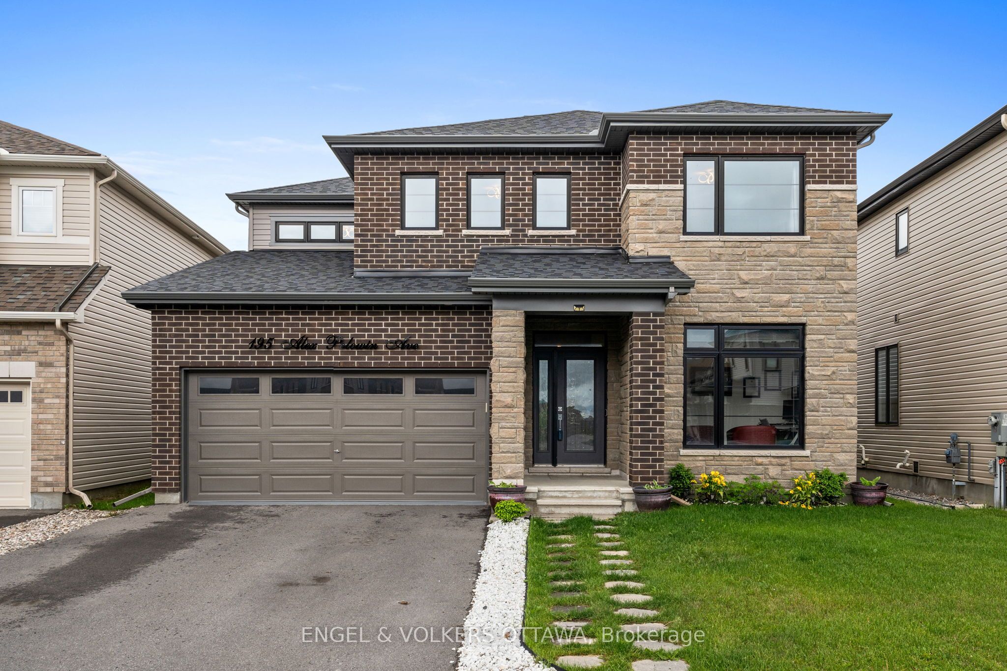 195 Alex Polowin Avenue Property Photo 1