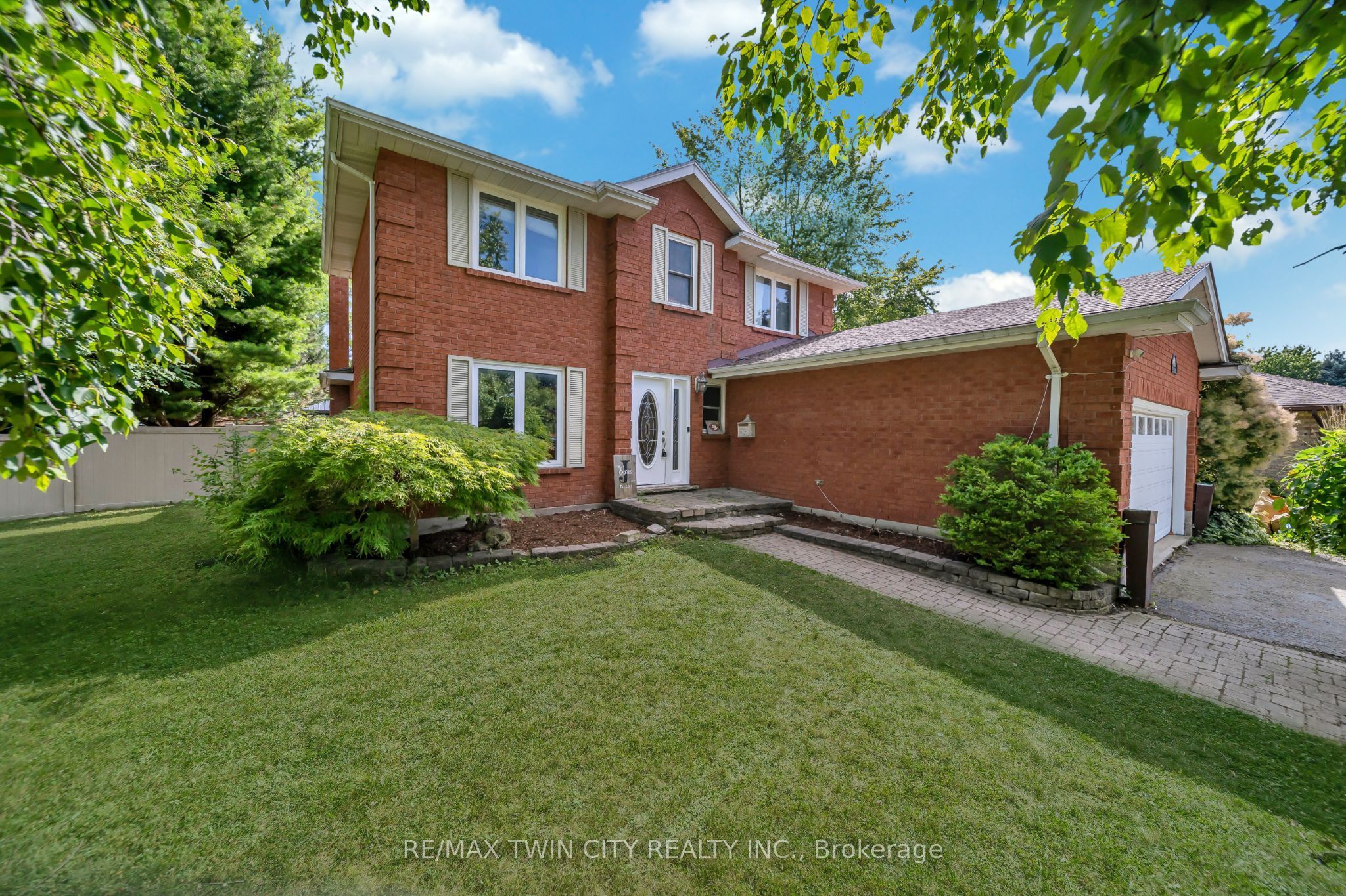 468 Manitoba Rd Property Photo 1