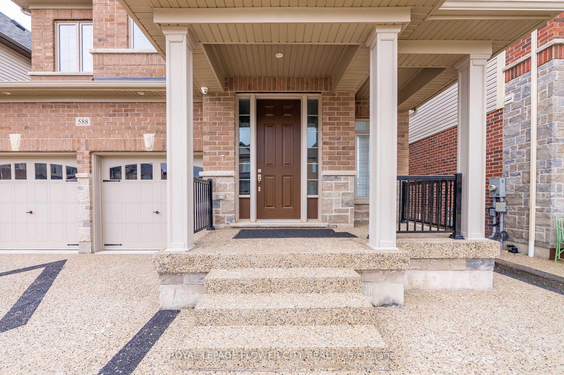 588 Beckview Crescent Property Photo 4