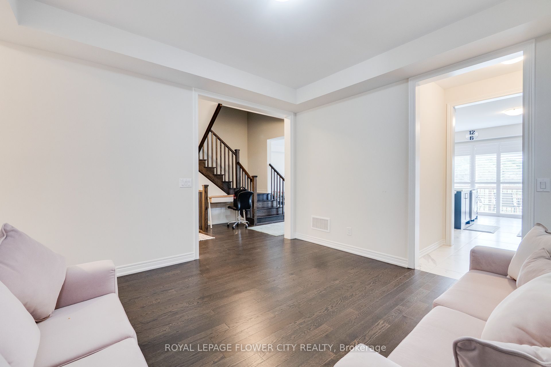 588 Beckview Crescent Property Photo 9