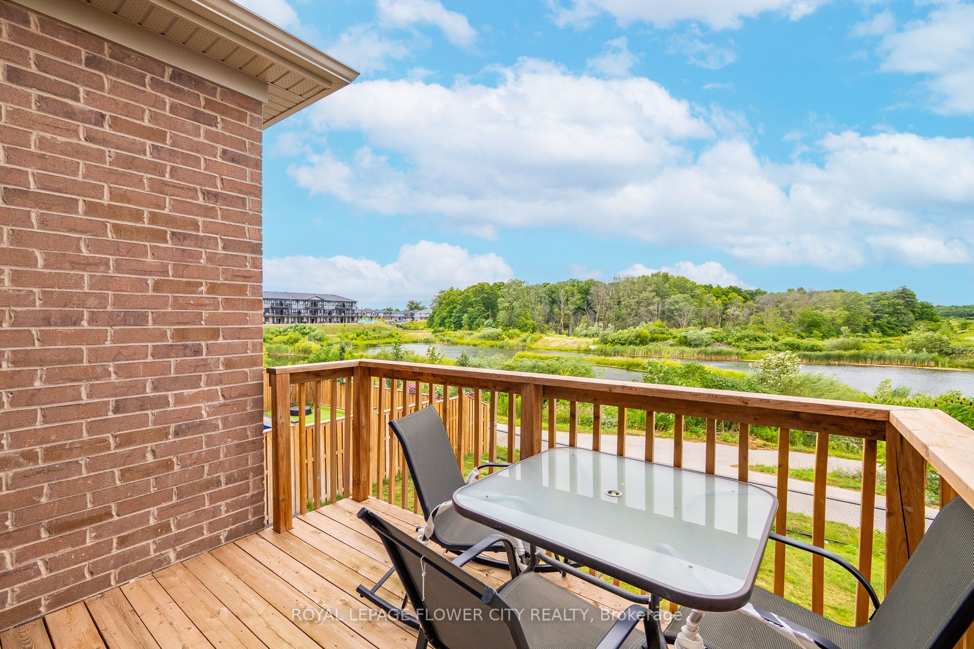 588 Beckview Crescent Property Photo 38