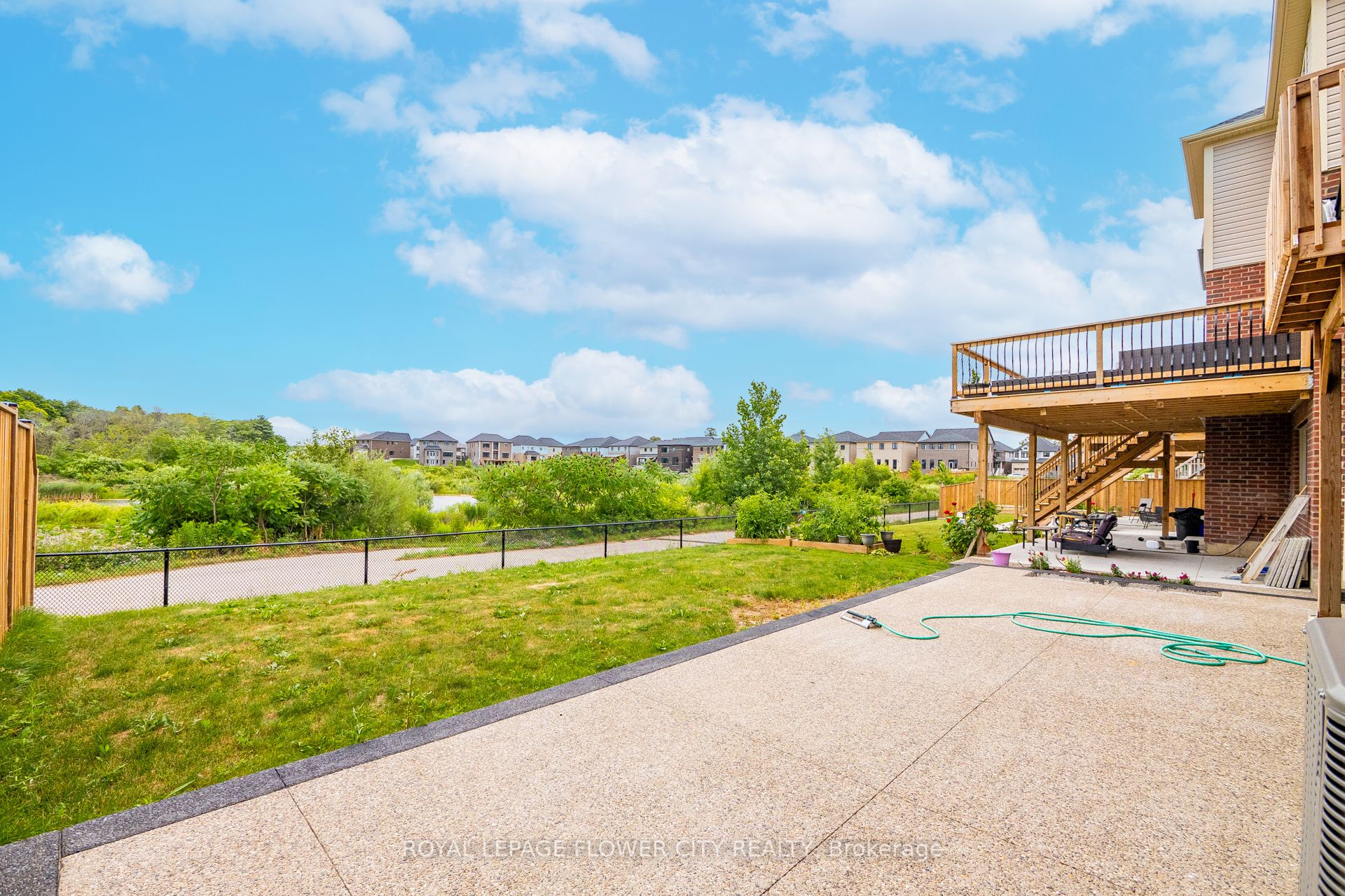 588 Beckview Crescent Property Photo 40