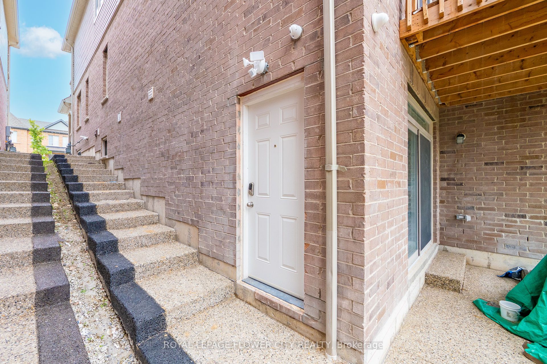 588 Beckview Crescent Property Photo 43