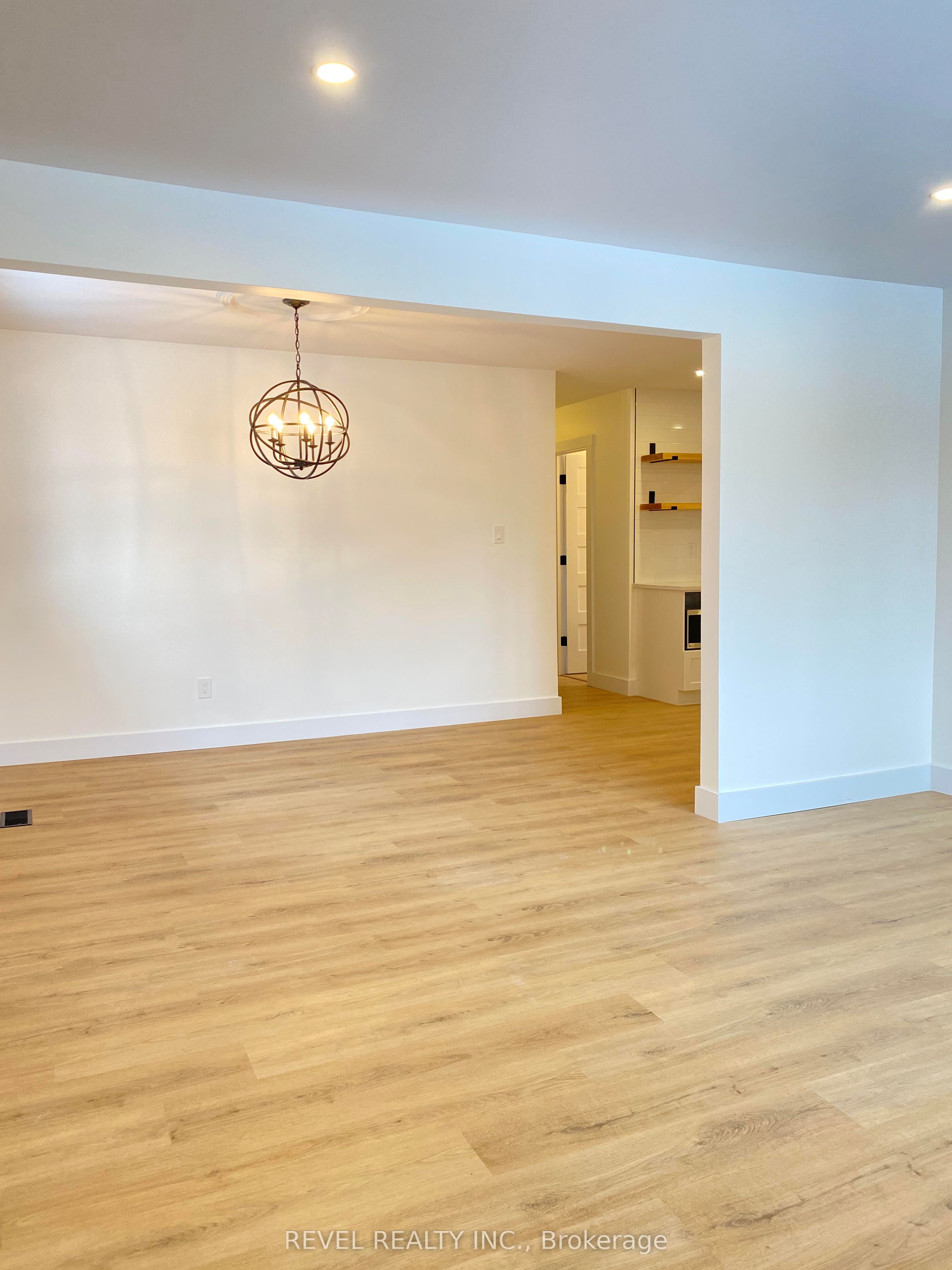 79 Inwood Crescent Property Photo 7