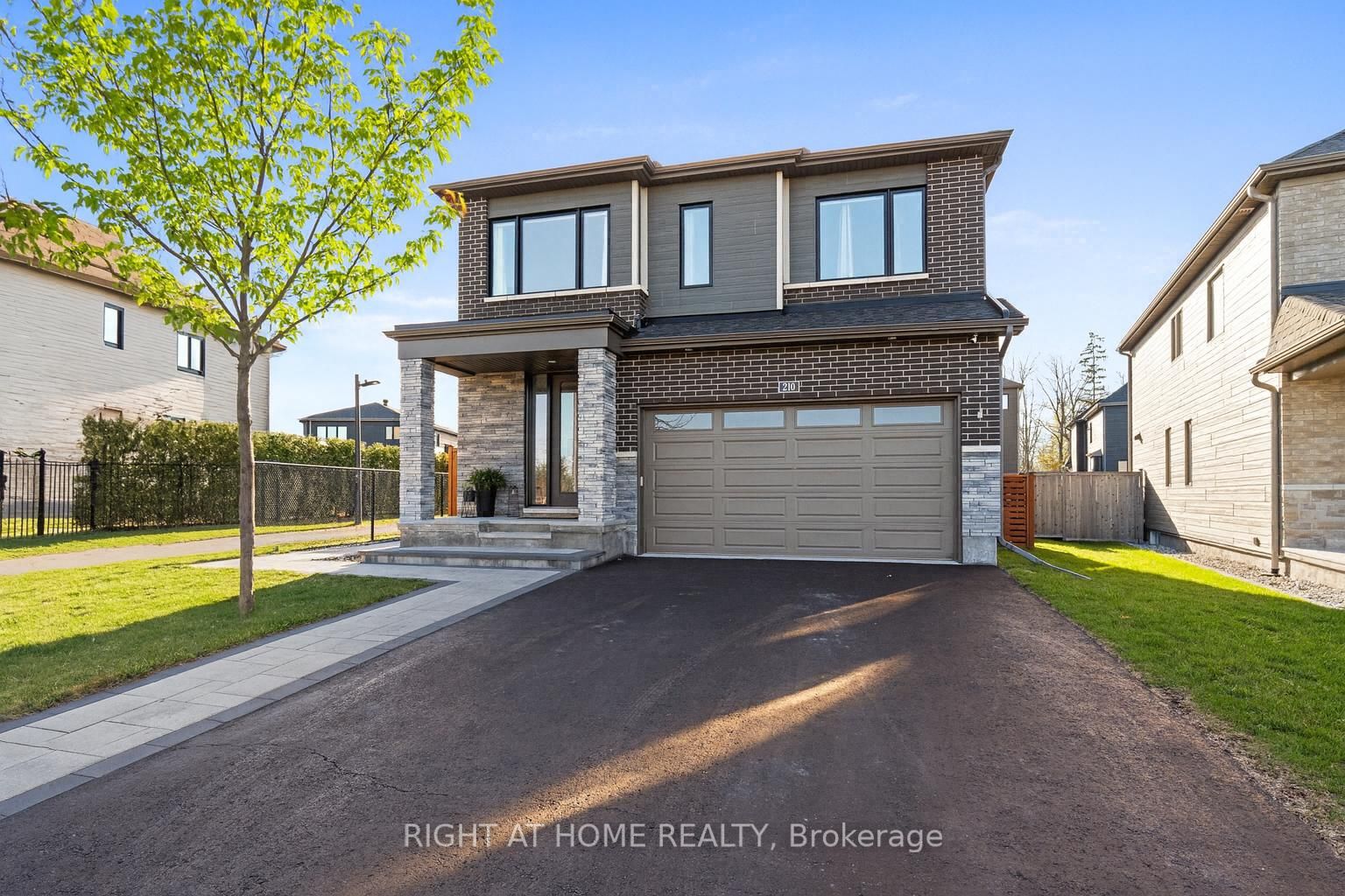 210 Spindrift Circle Property Photo 1