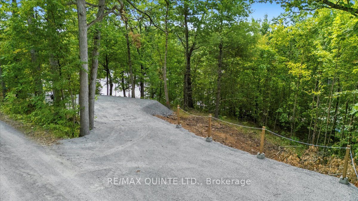102 Attwood Lane Property Photo 1