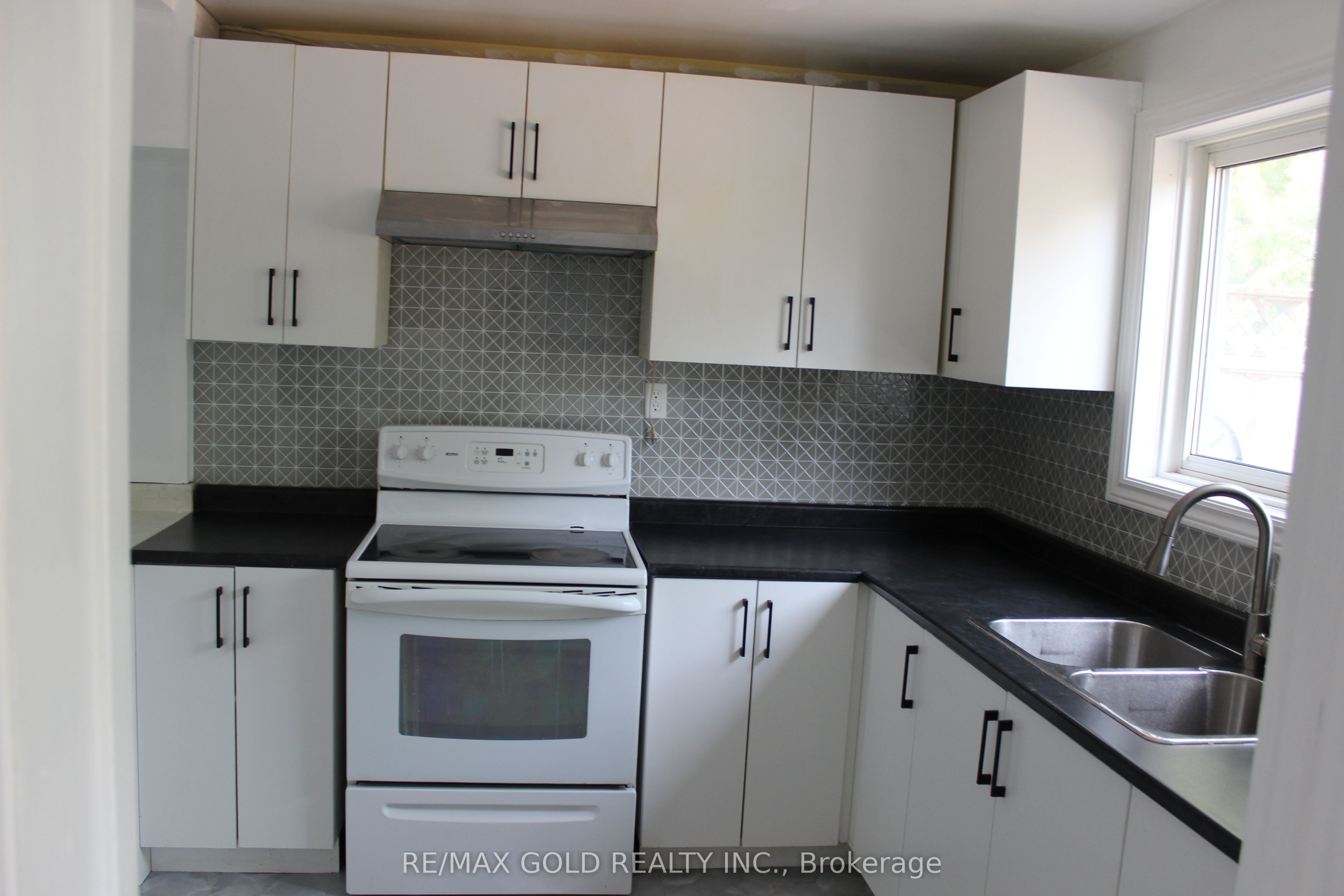 152 Elgin Street Property Photo 10