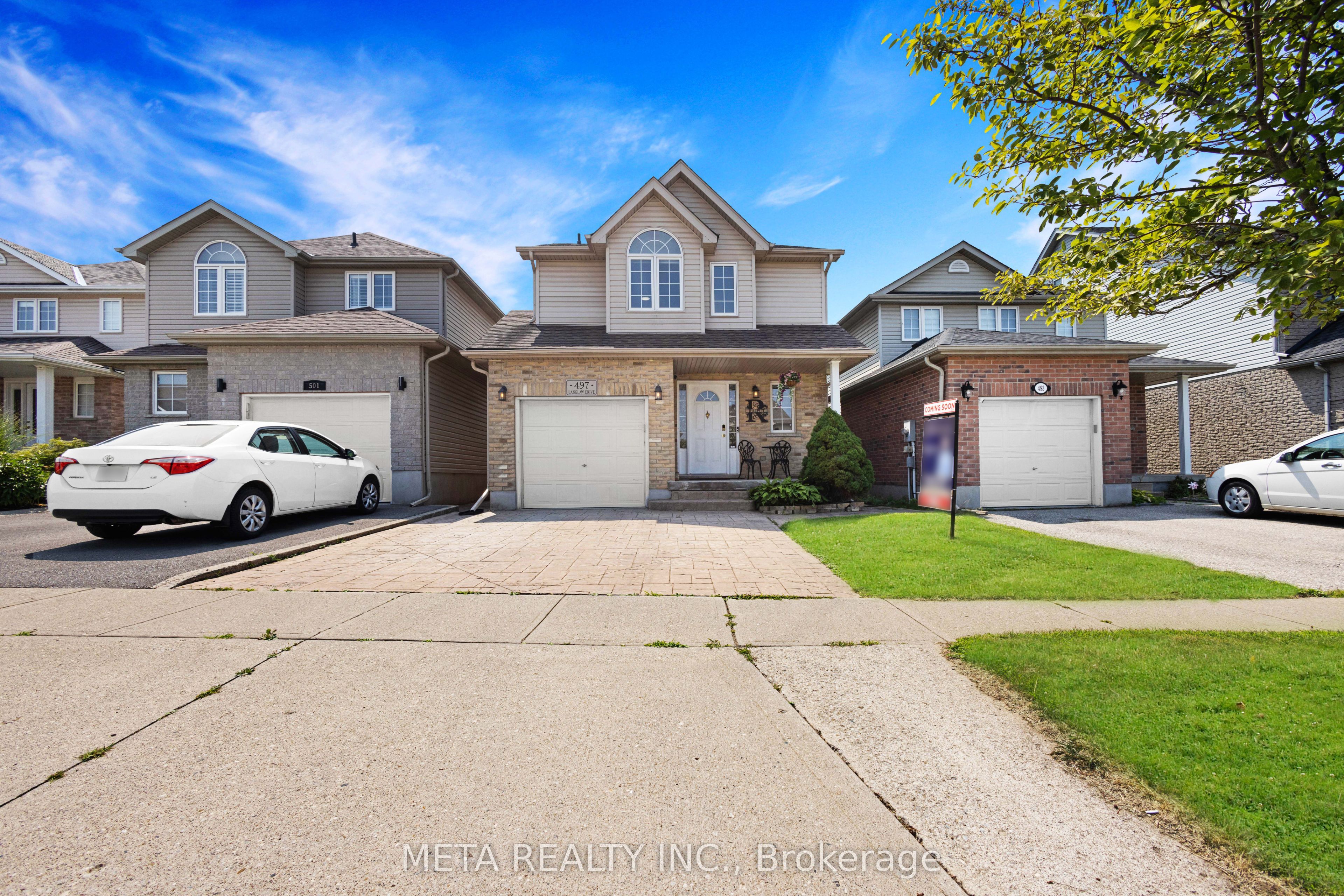 497 Langlaw Drive E Property Photo 1