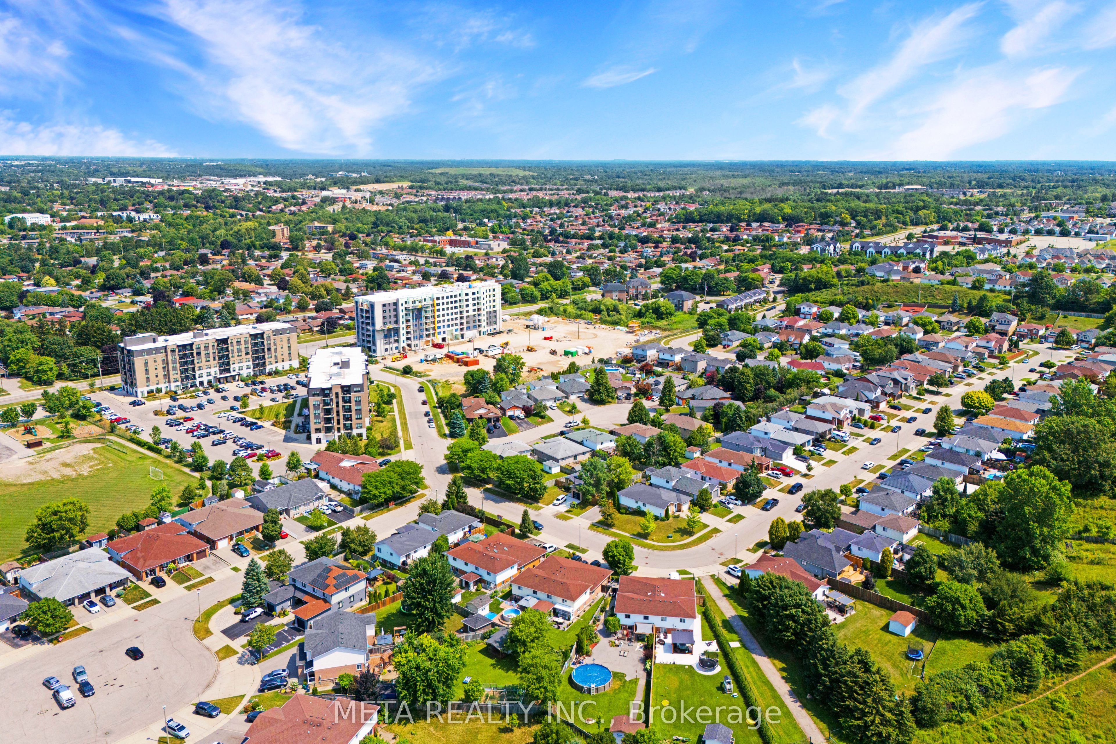 497 Langlaw Drive E Property Photo 5