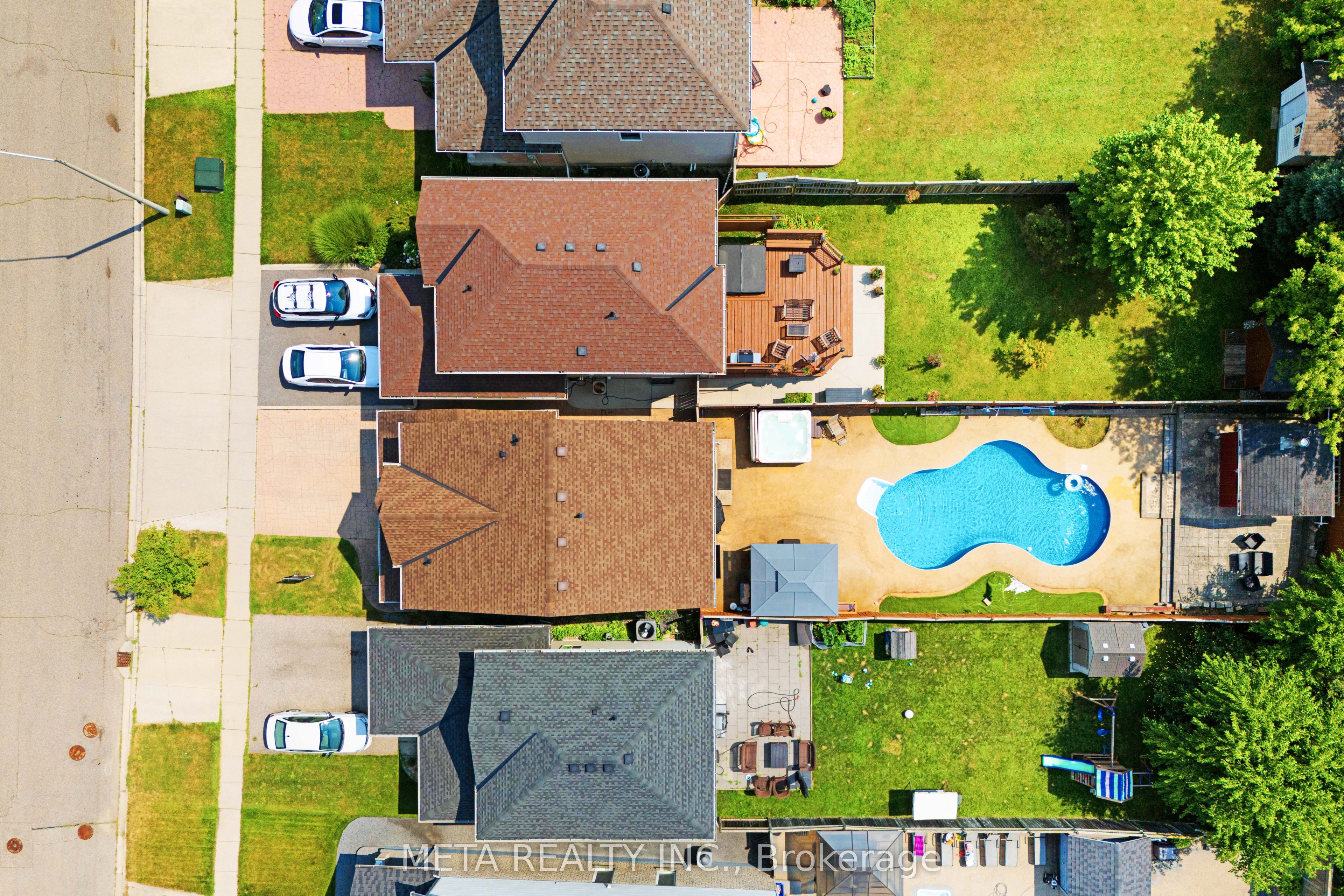 497 Langlaw Drive E Property Photo 6