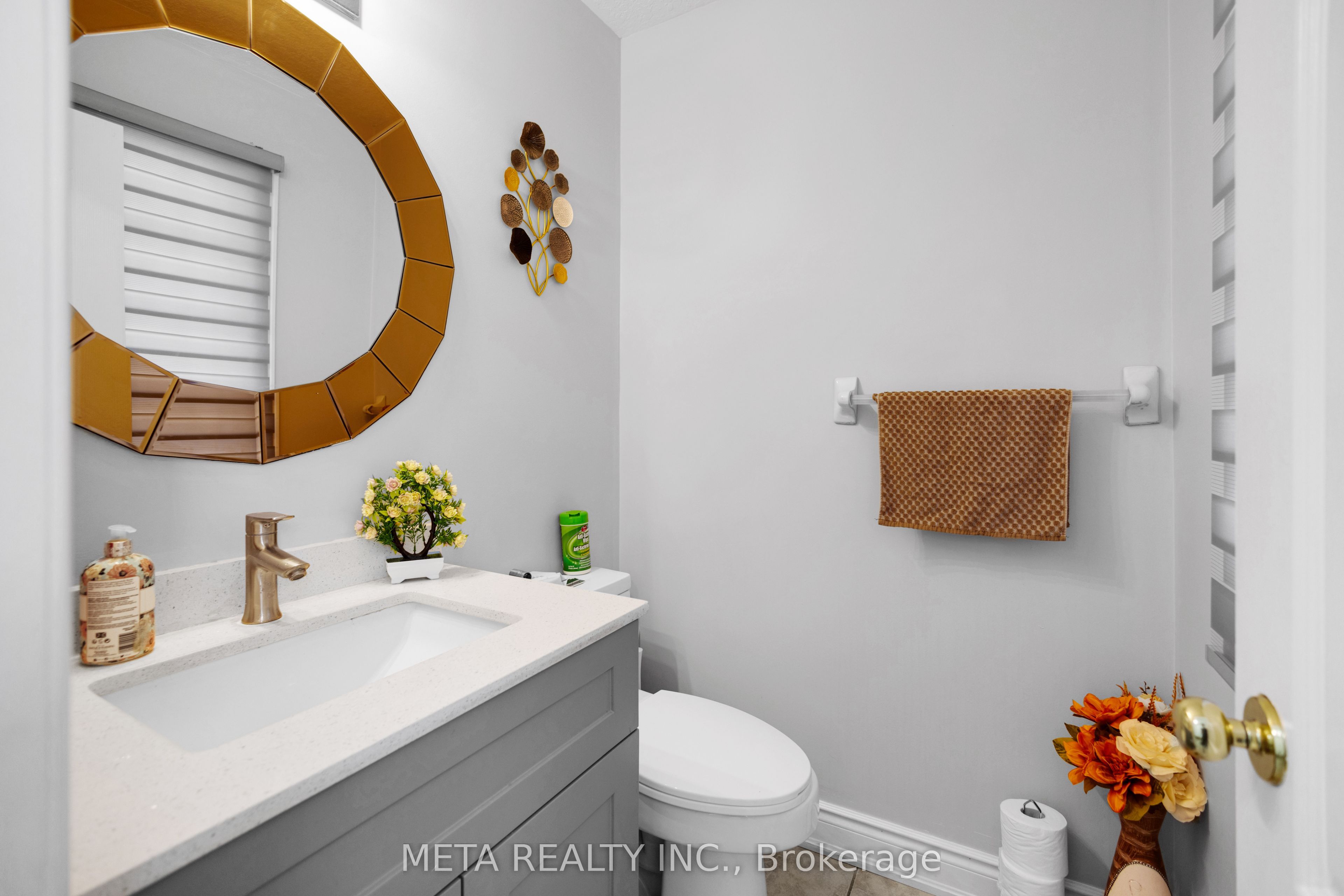 497 Langlaw Drive E Property Photo 18