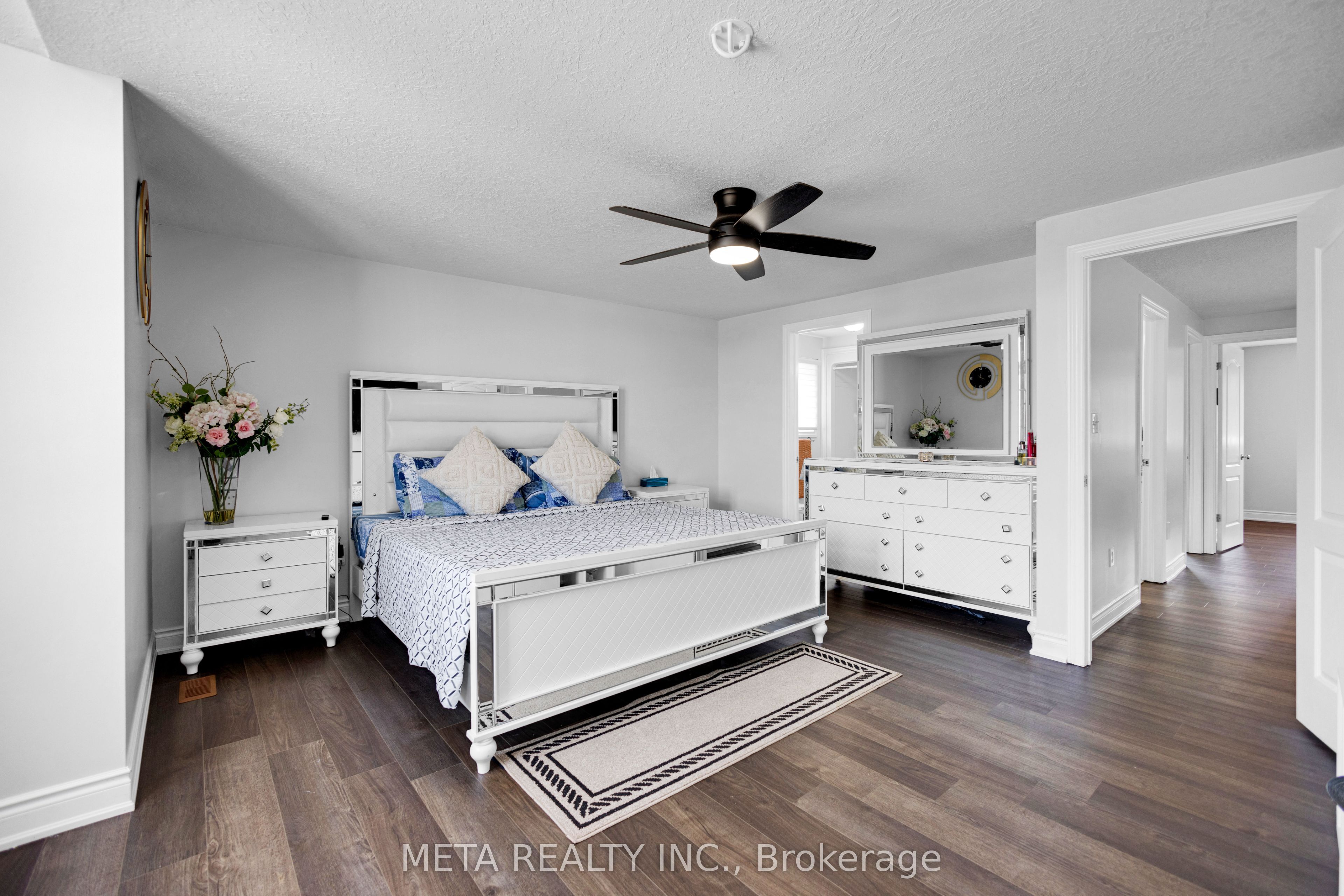 497 Langlaw Drive E Property Photo 21