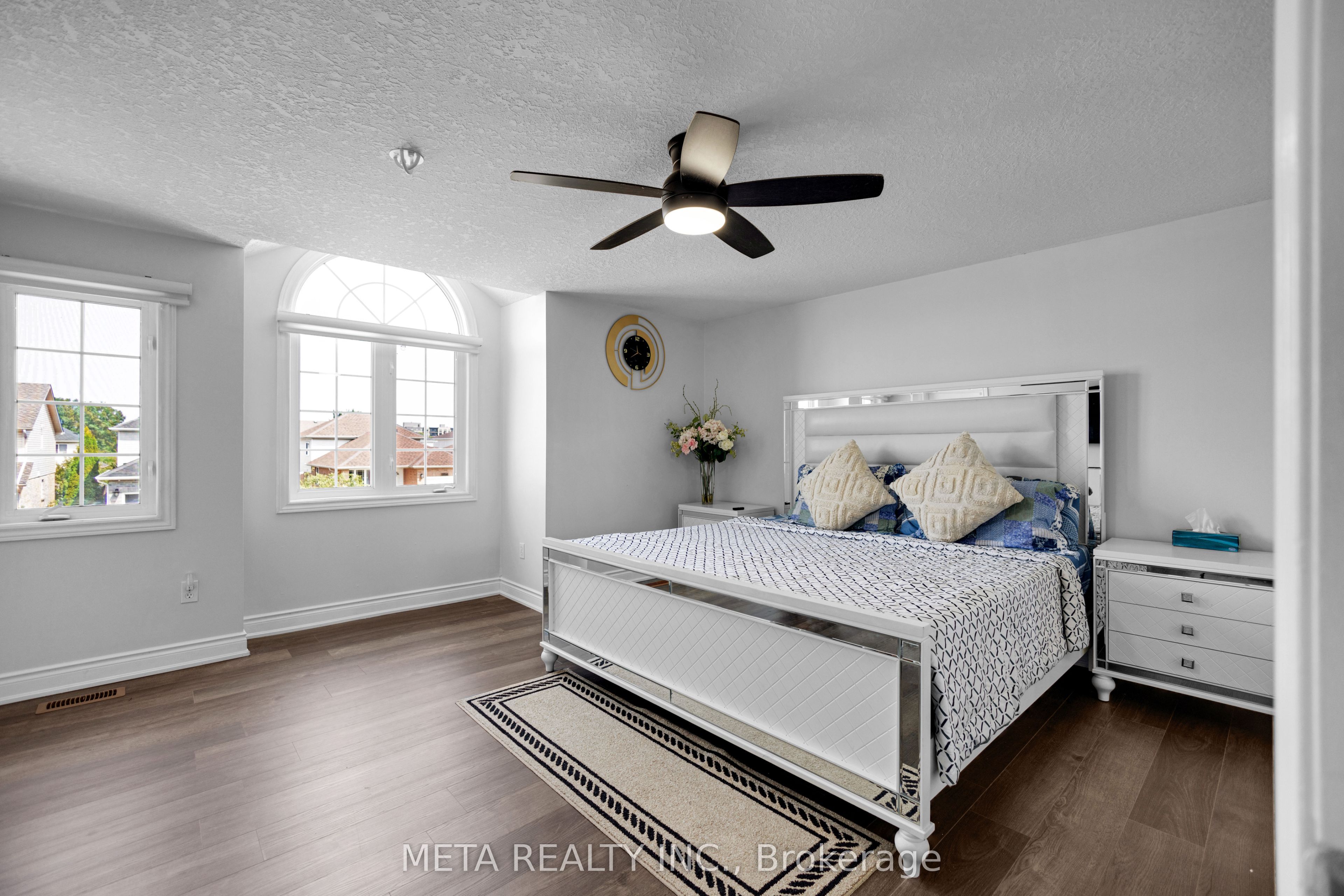 497 Langlaw Drive E Property Photo 22