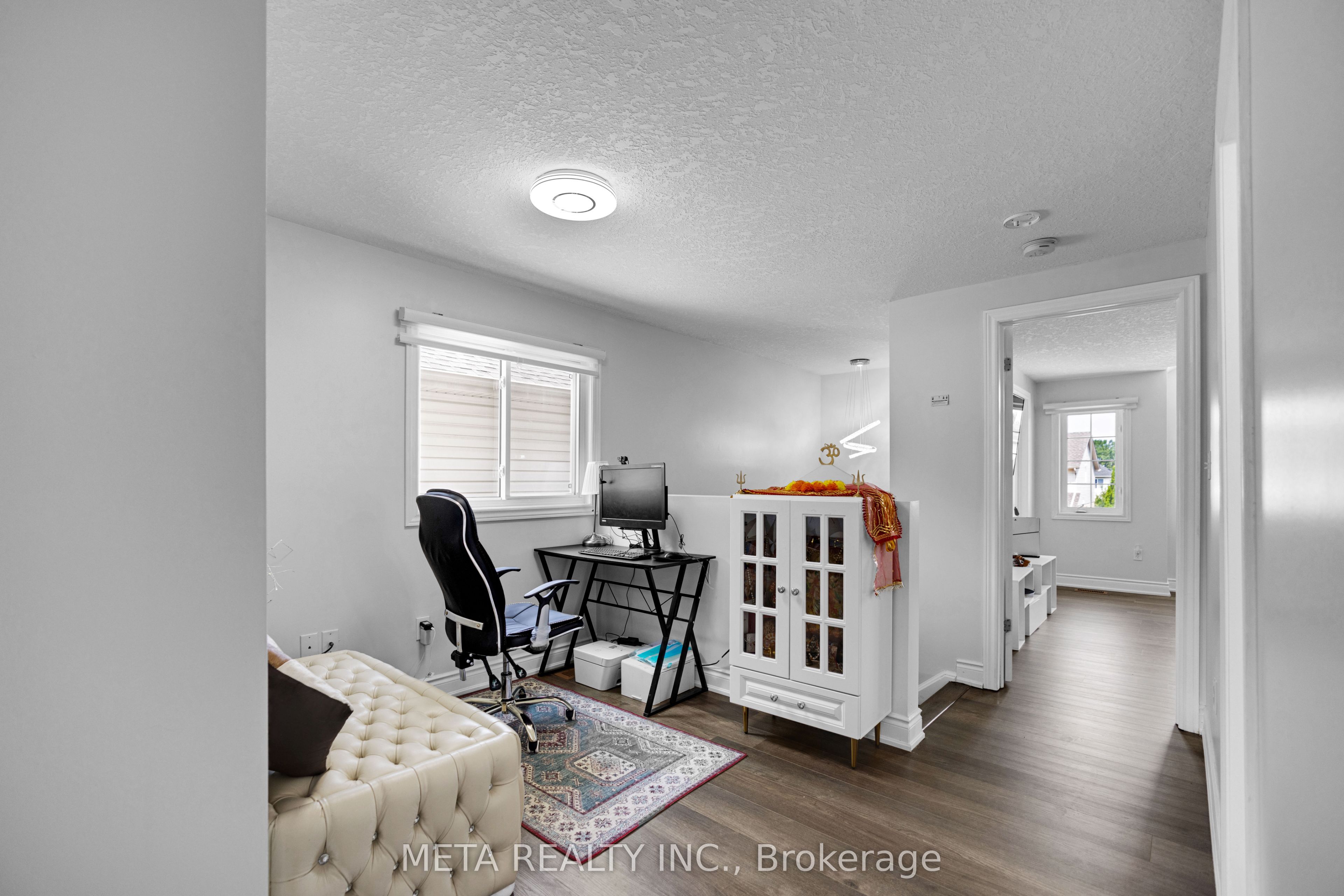 497 Langlaw Drive E Property Photo 23