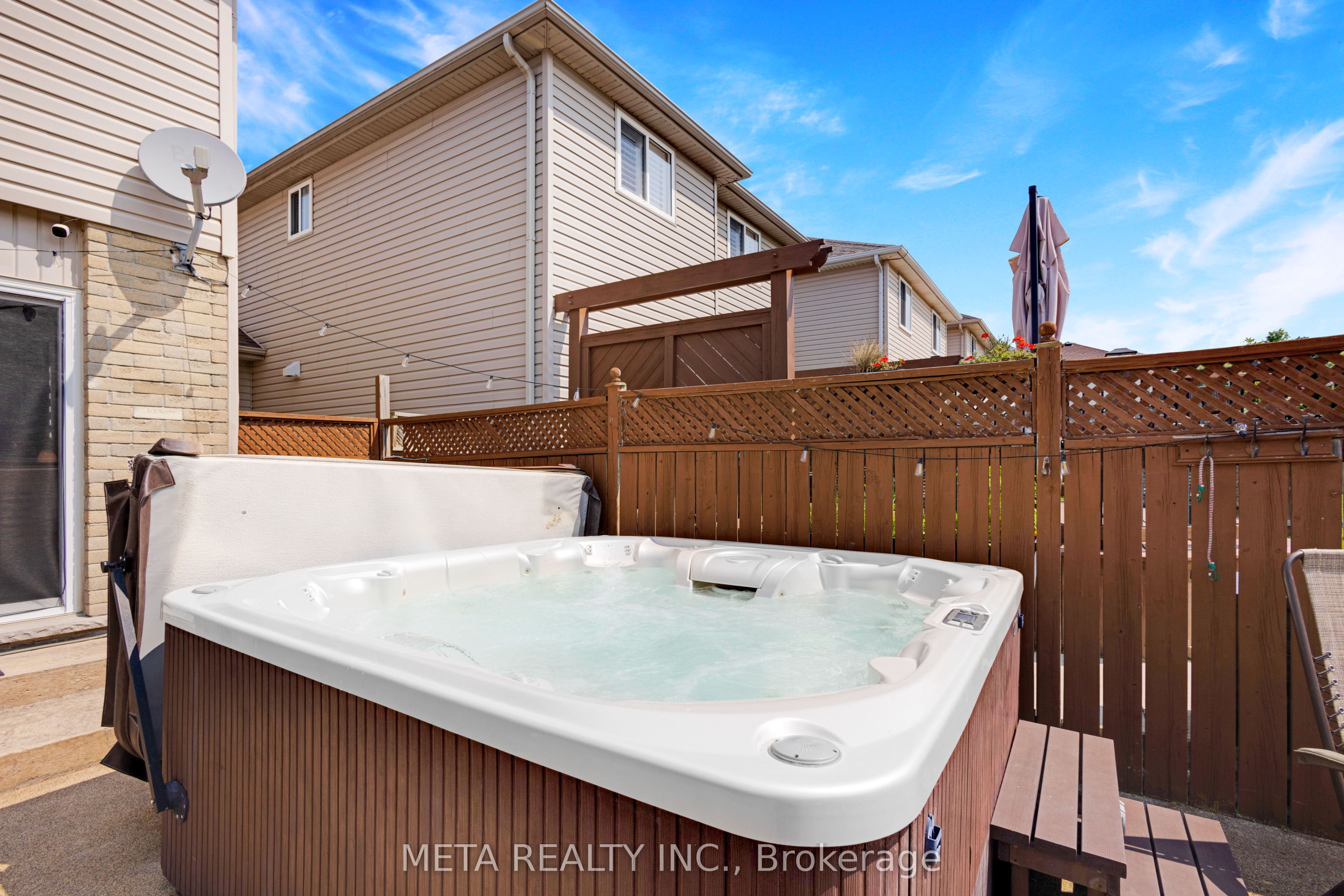 497 Langlaw Drive E Property Photo 34