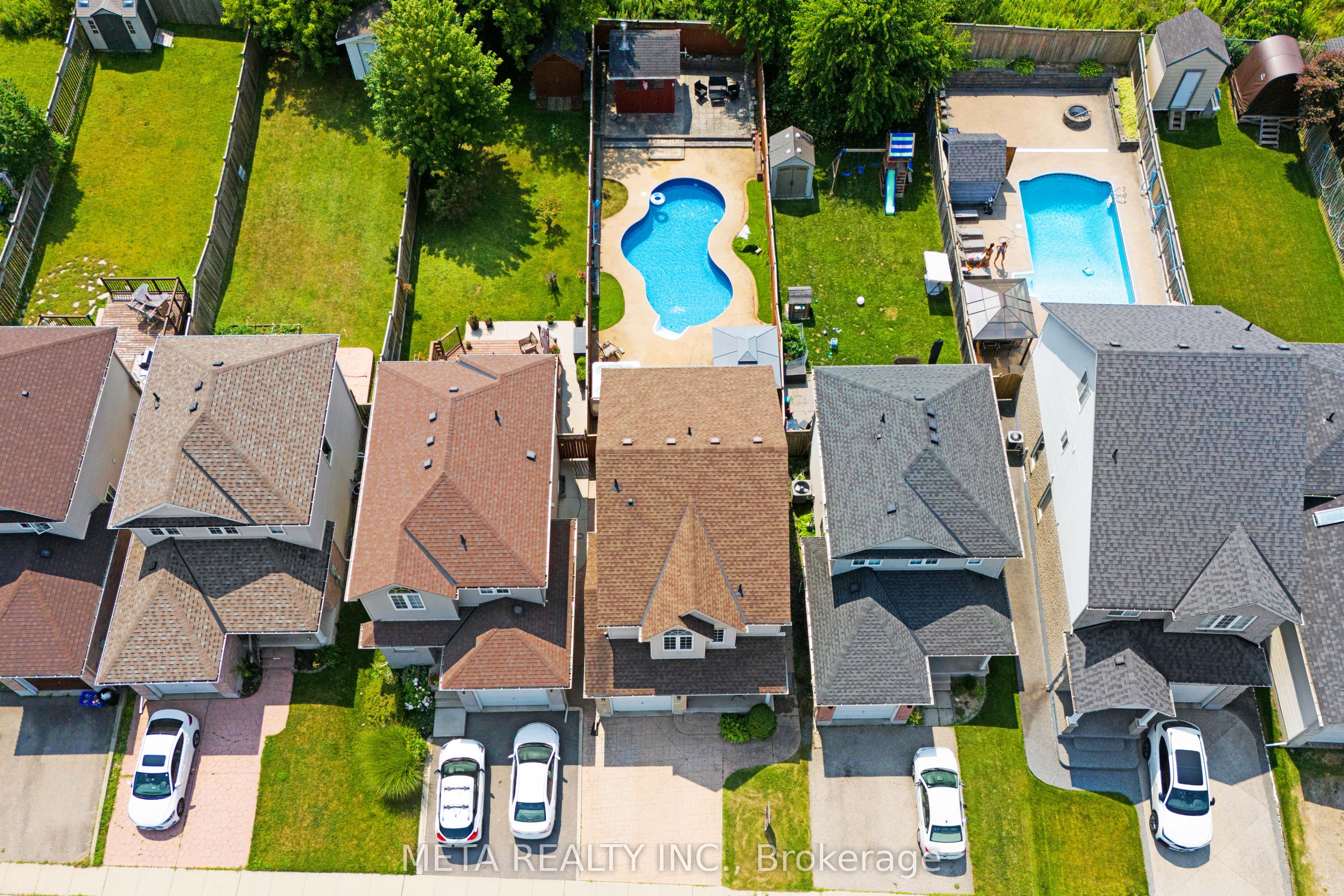 497 Langlaw Drive E Property Photo 40