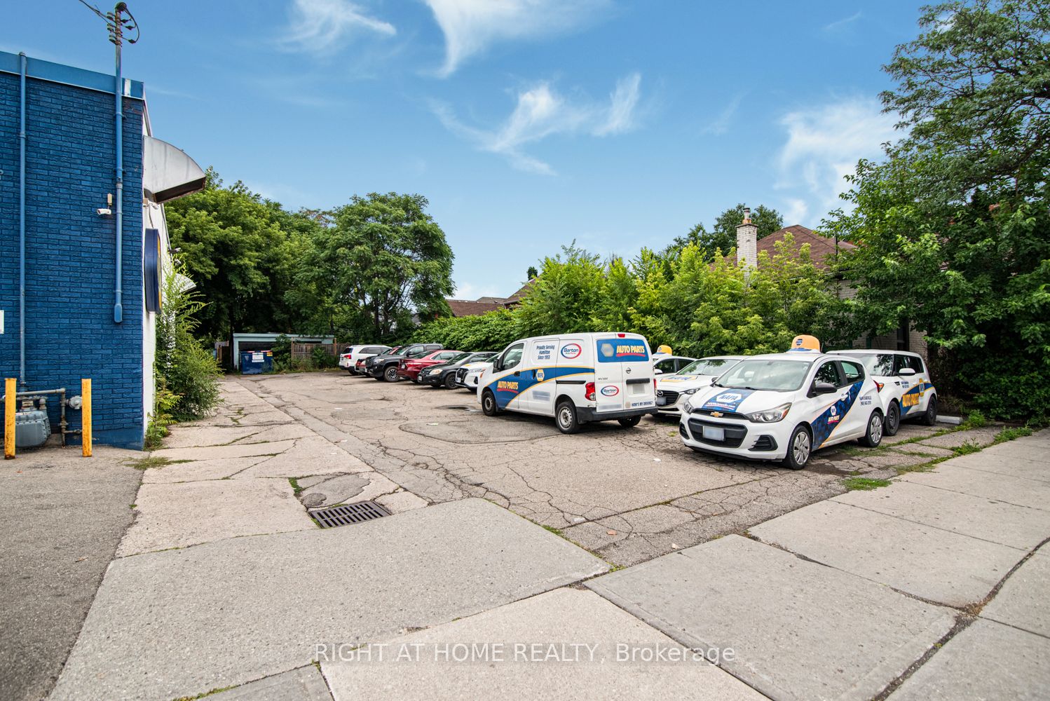 361 Cannon Street E Property Photo 6