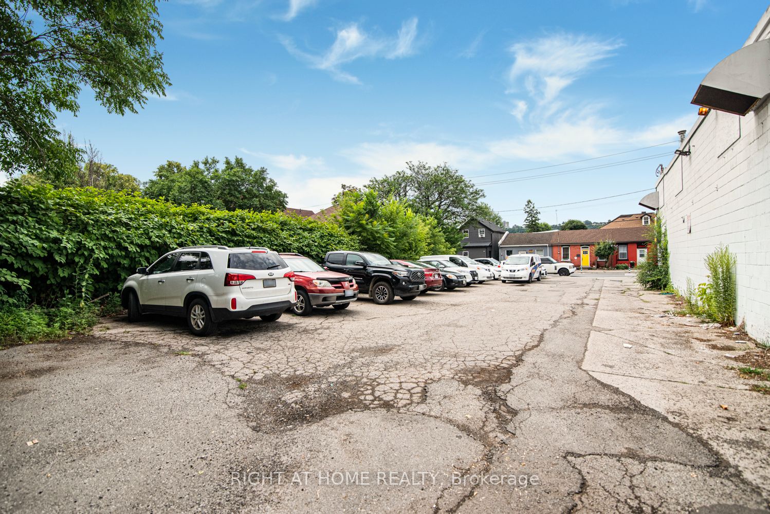 361 Cannon Street E Property Photo 9