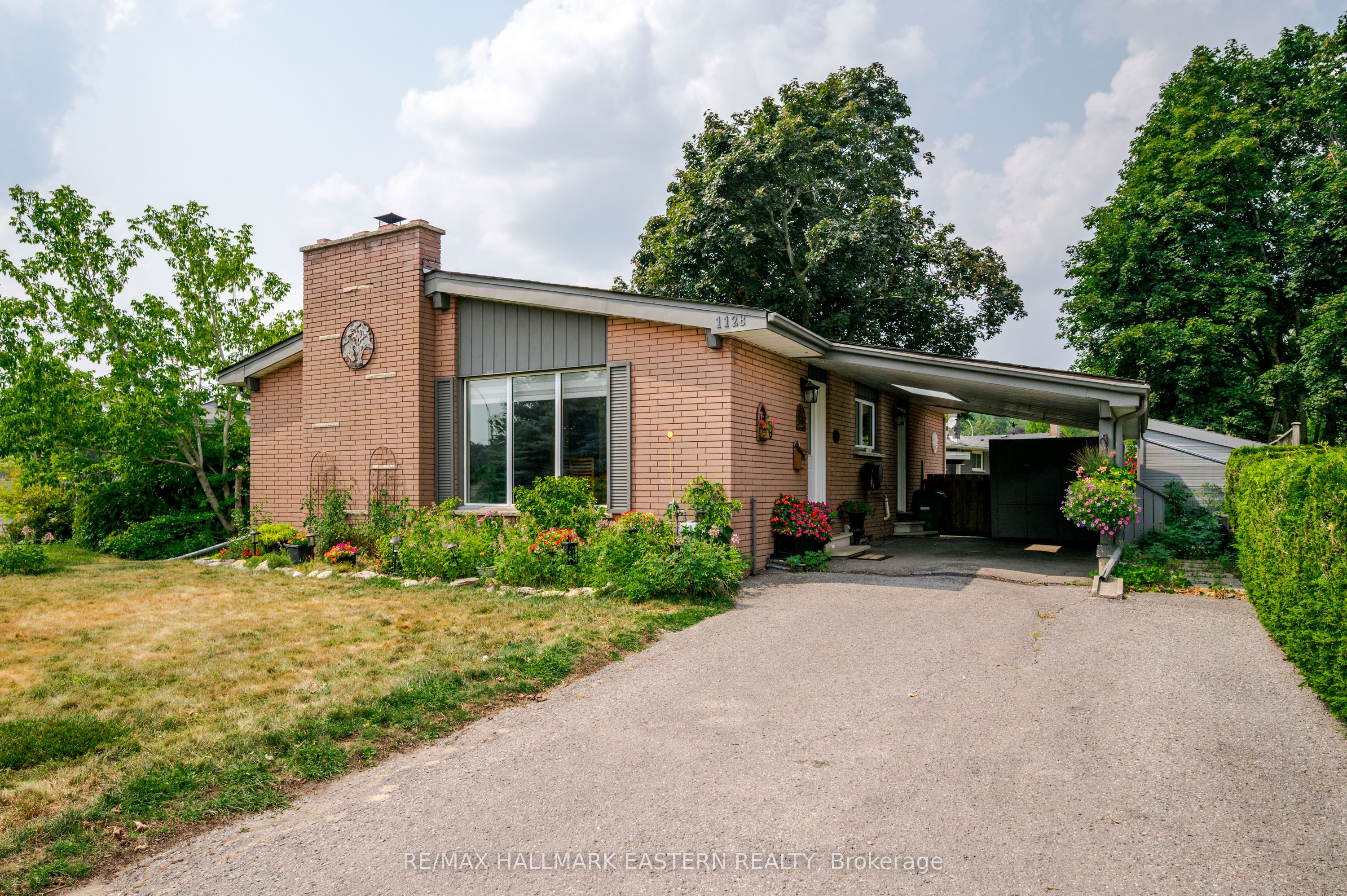1128 Algonquin Boulevard Property Photo 1