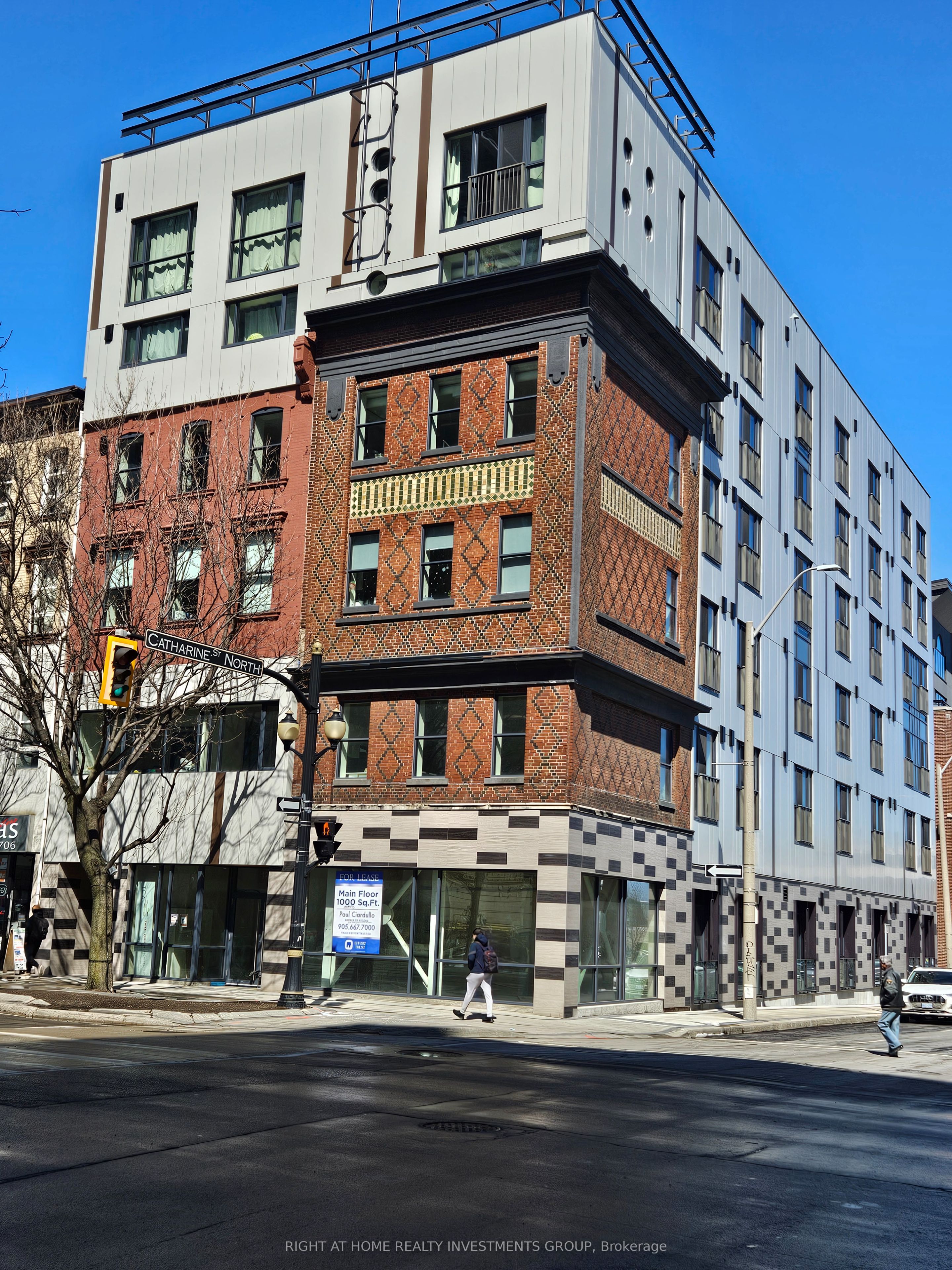 121 King St E Property Photo 1
