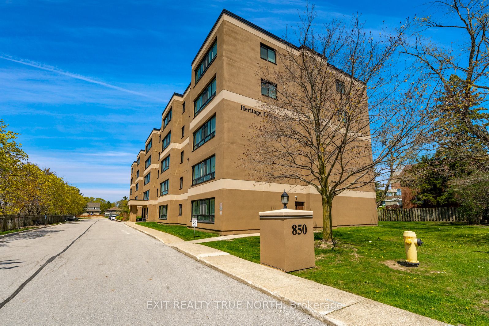 850 6th Street E 204 Property Photo 2