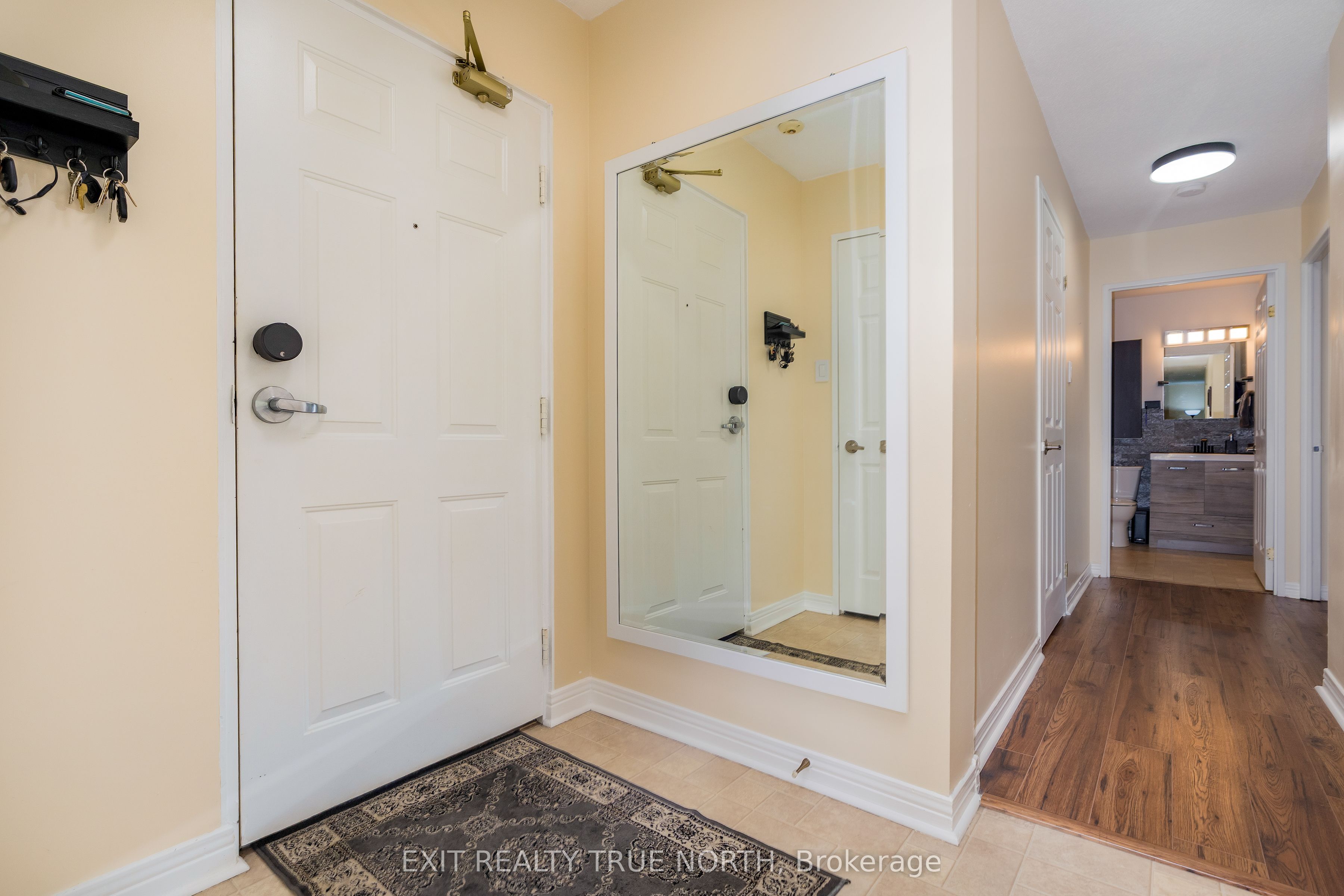 850 6th Street E 204 Property Photo 4