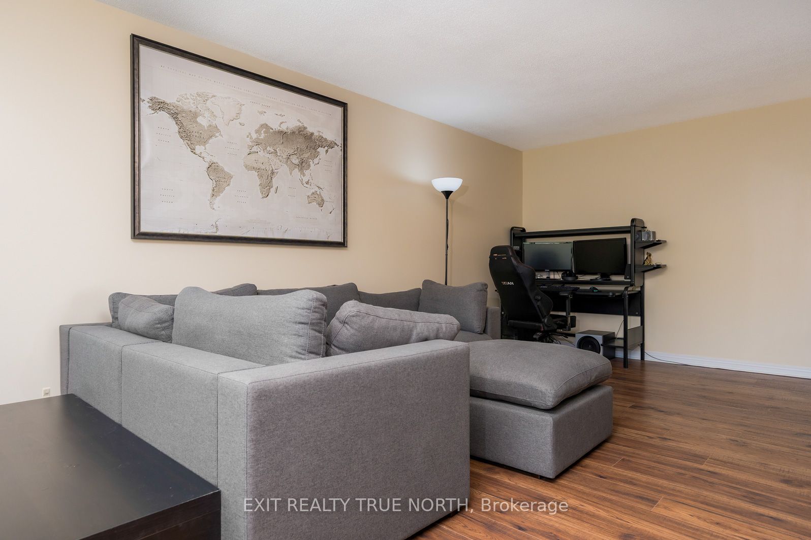 850 6th Street E 204 Property Photo 6