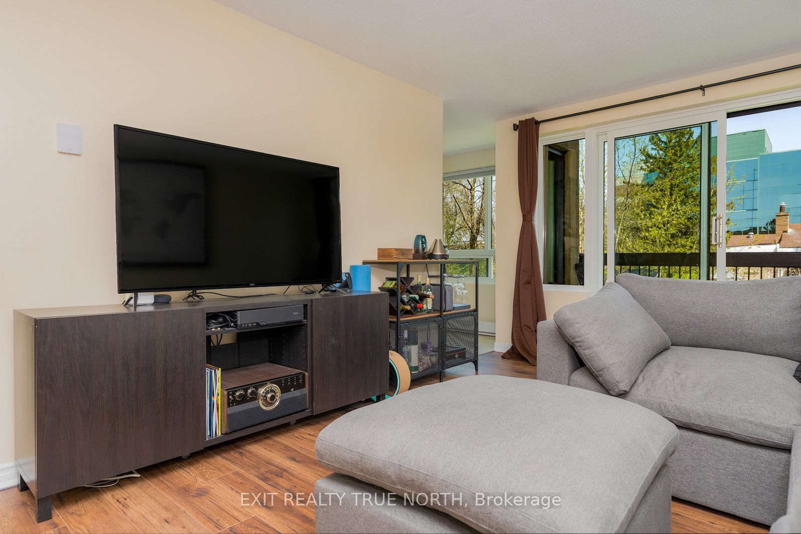 850 6th Street E 204 Property Photo 7