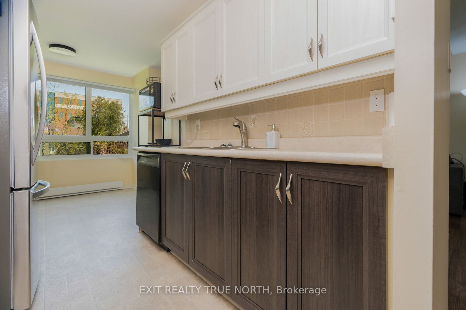 850 6th Street E 204 Property Photo 9