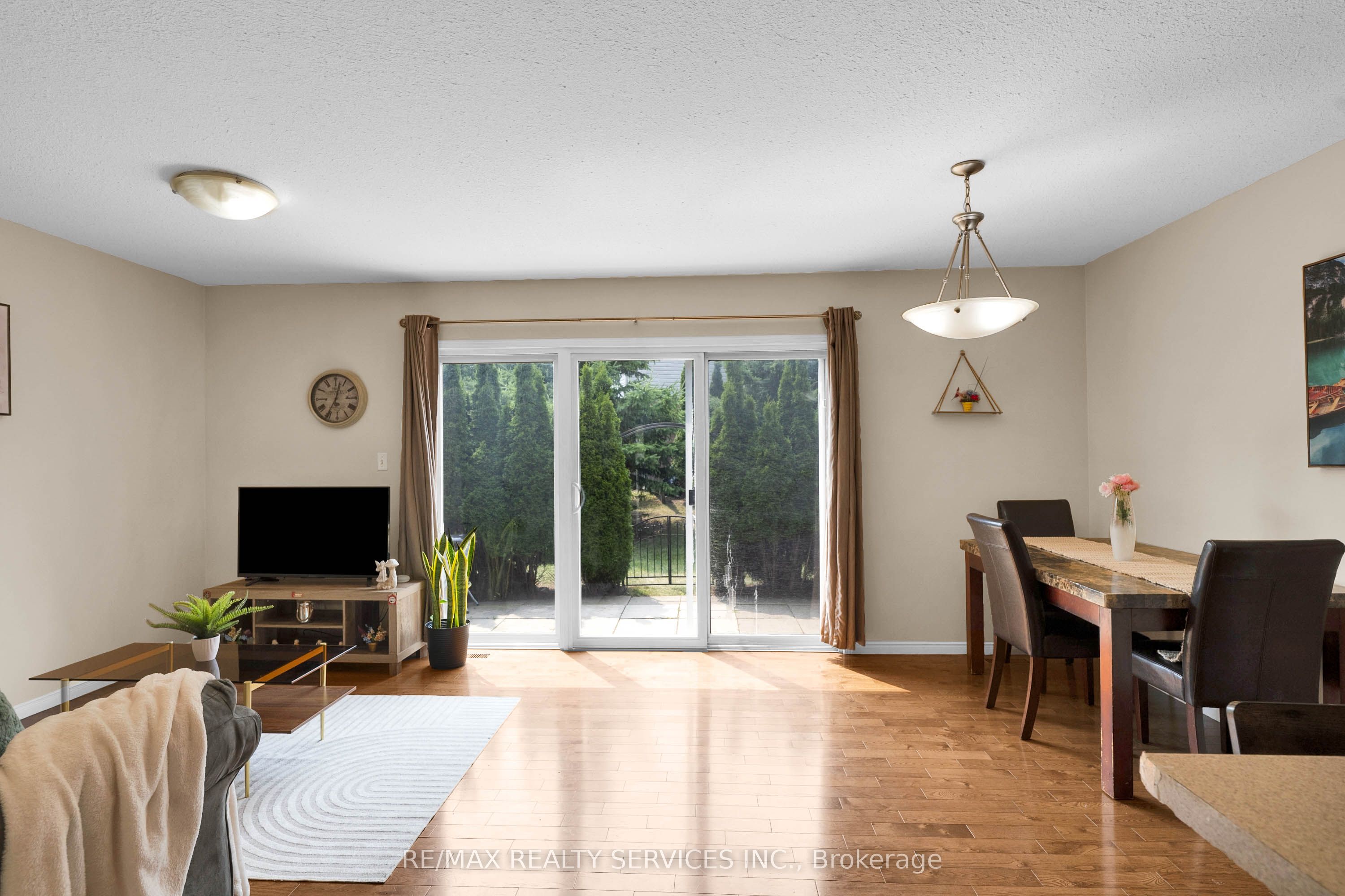 36 Fallowfield Drive Property Photo 7