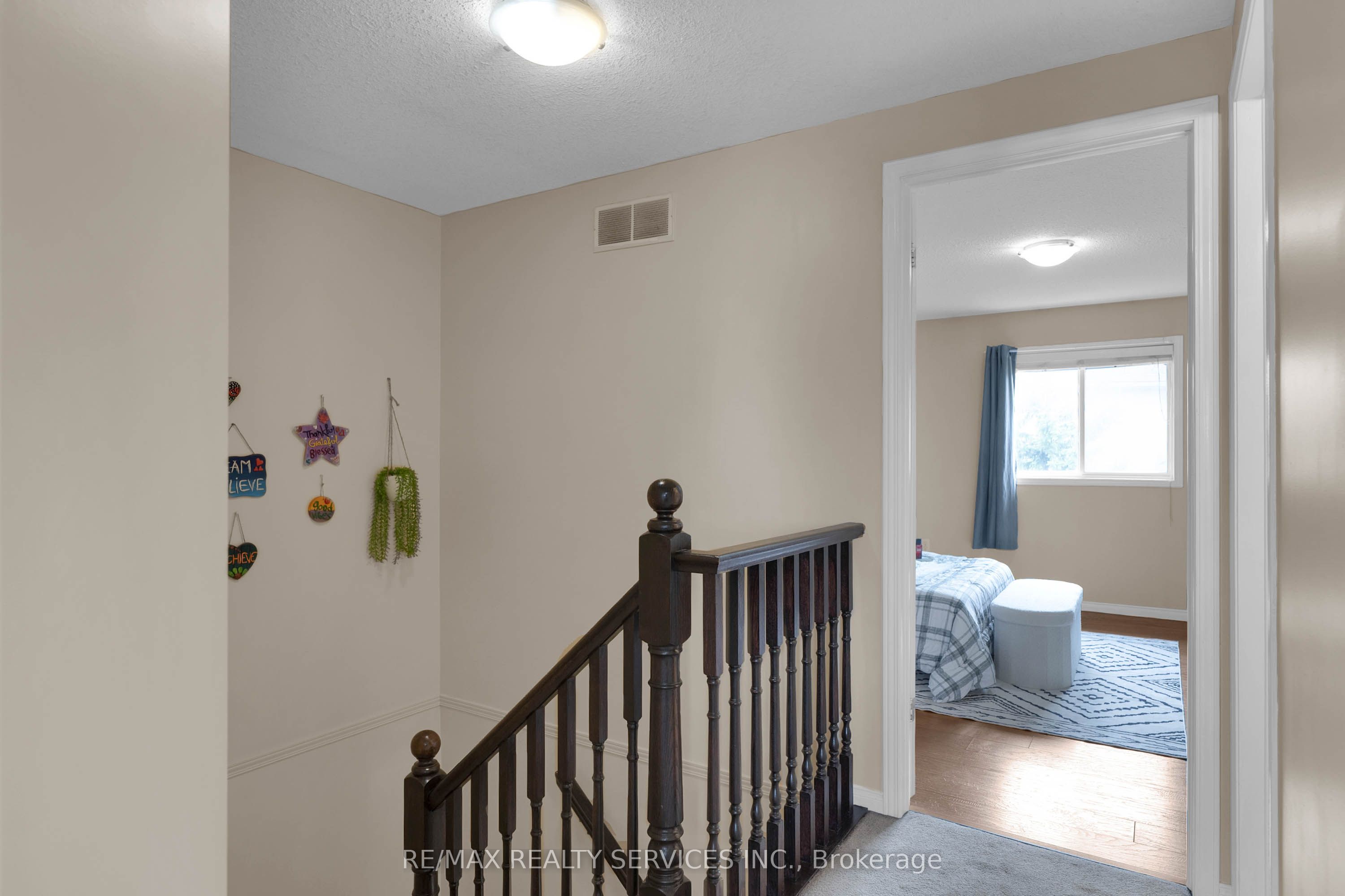 36 Fallowfield Drive Property Photo 18