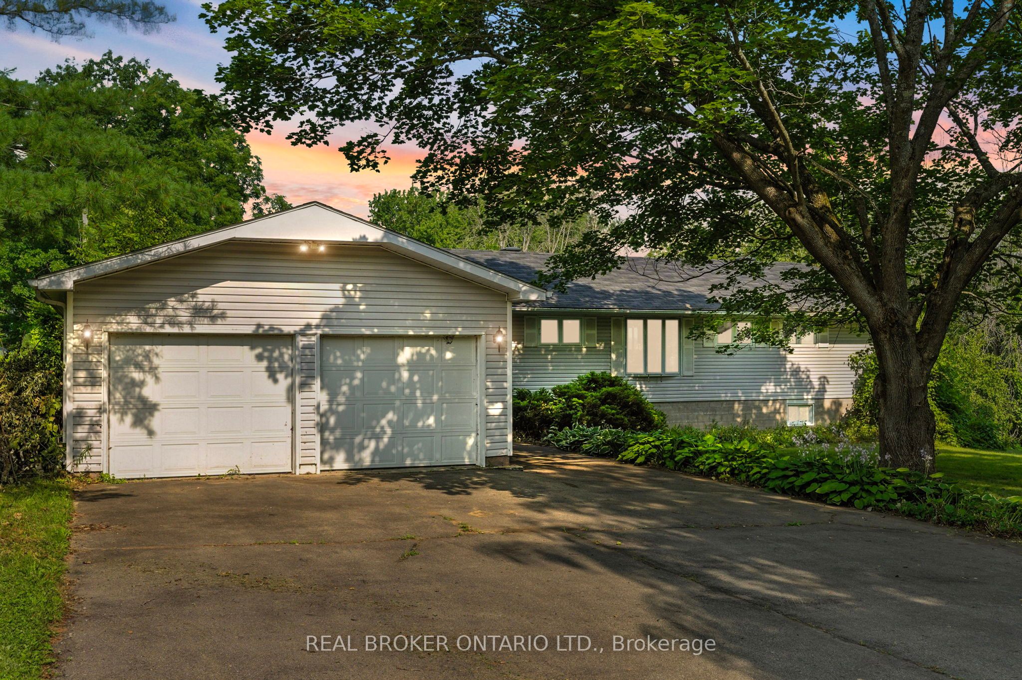 3024 Moonlight Bay Road Property Photo 1