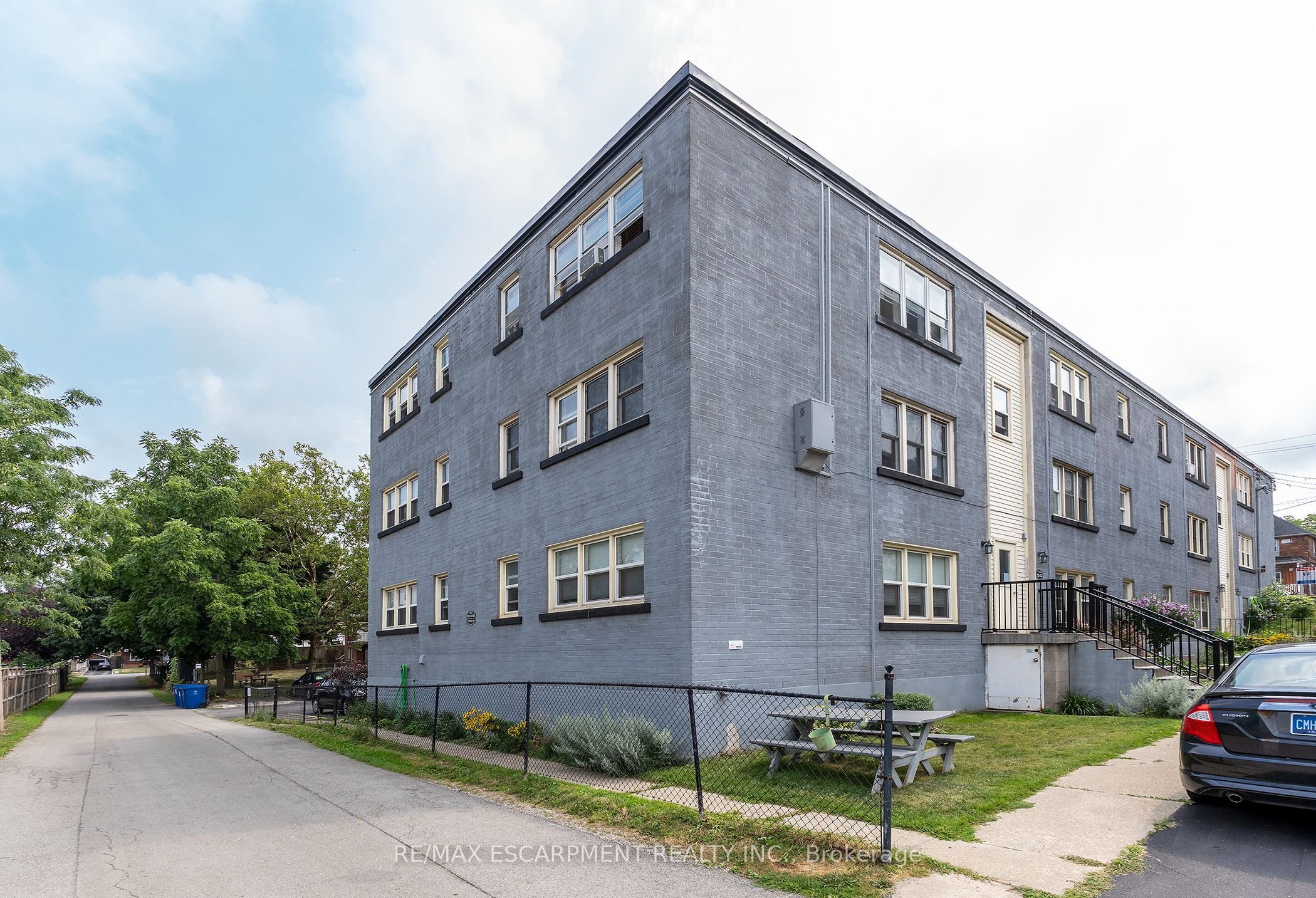 1759 King Street E 14 Property Photo 1