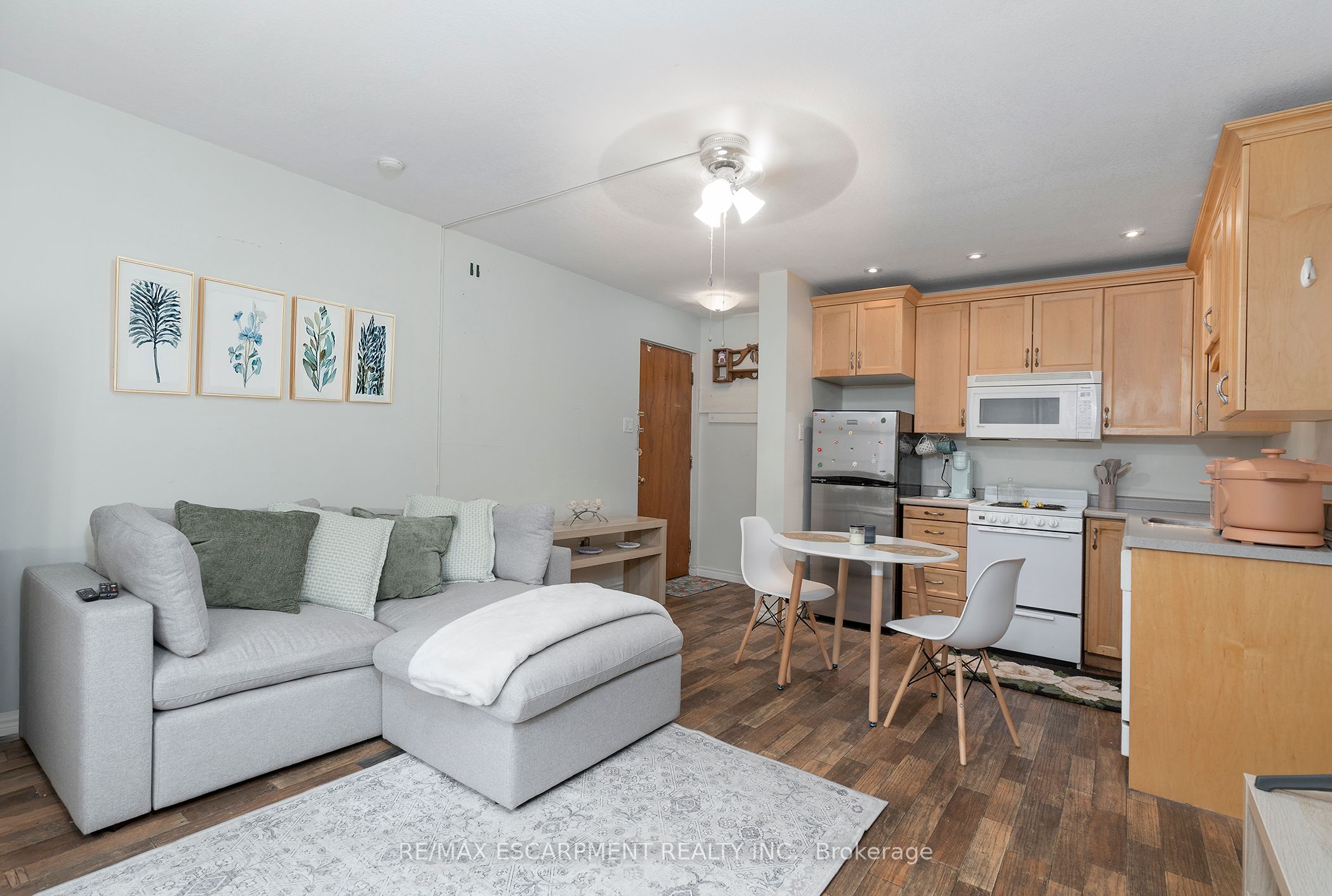 1759 King Street E 14 Property Photo 3