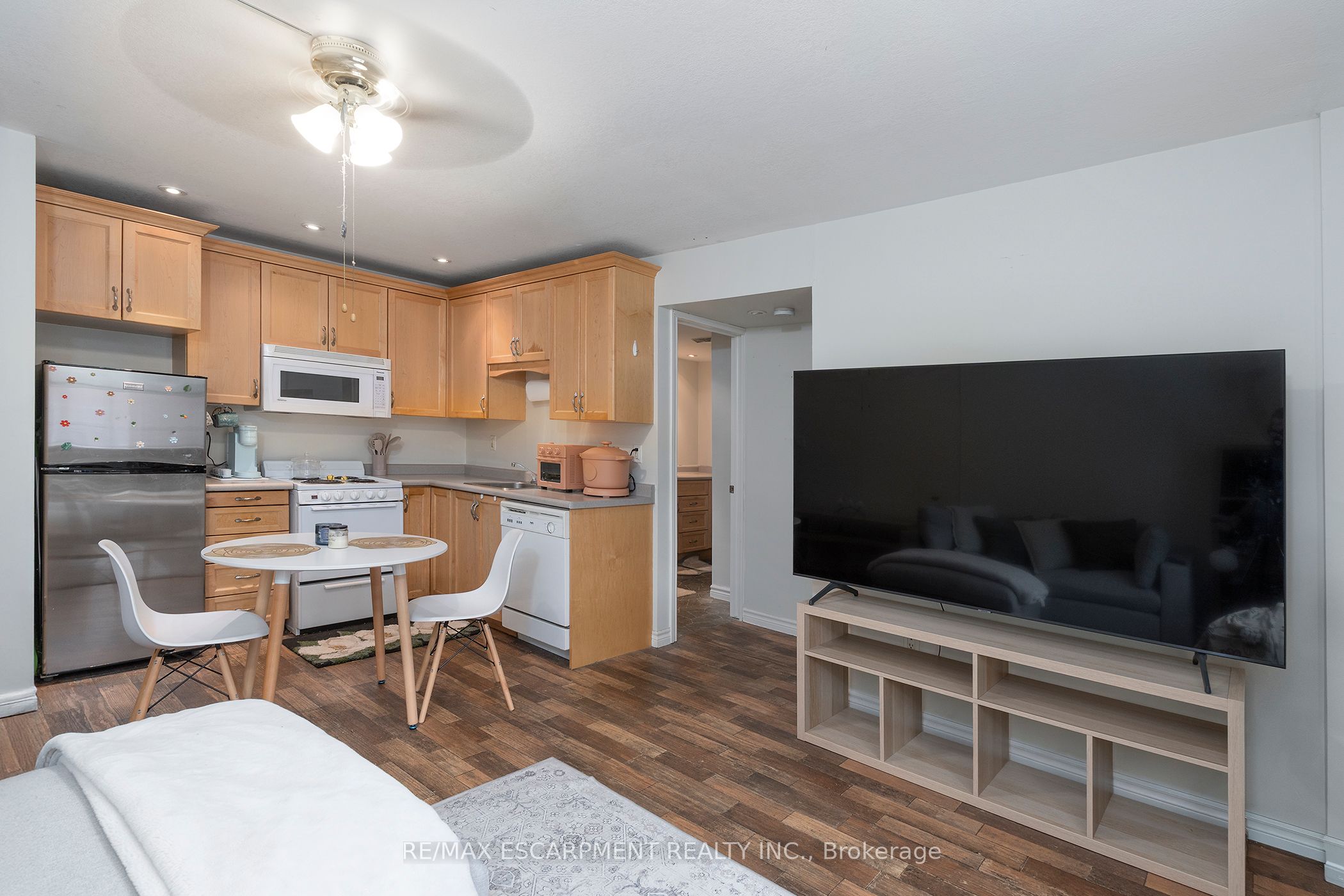 1759 King Street E 14 Property Photo 4