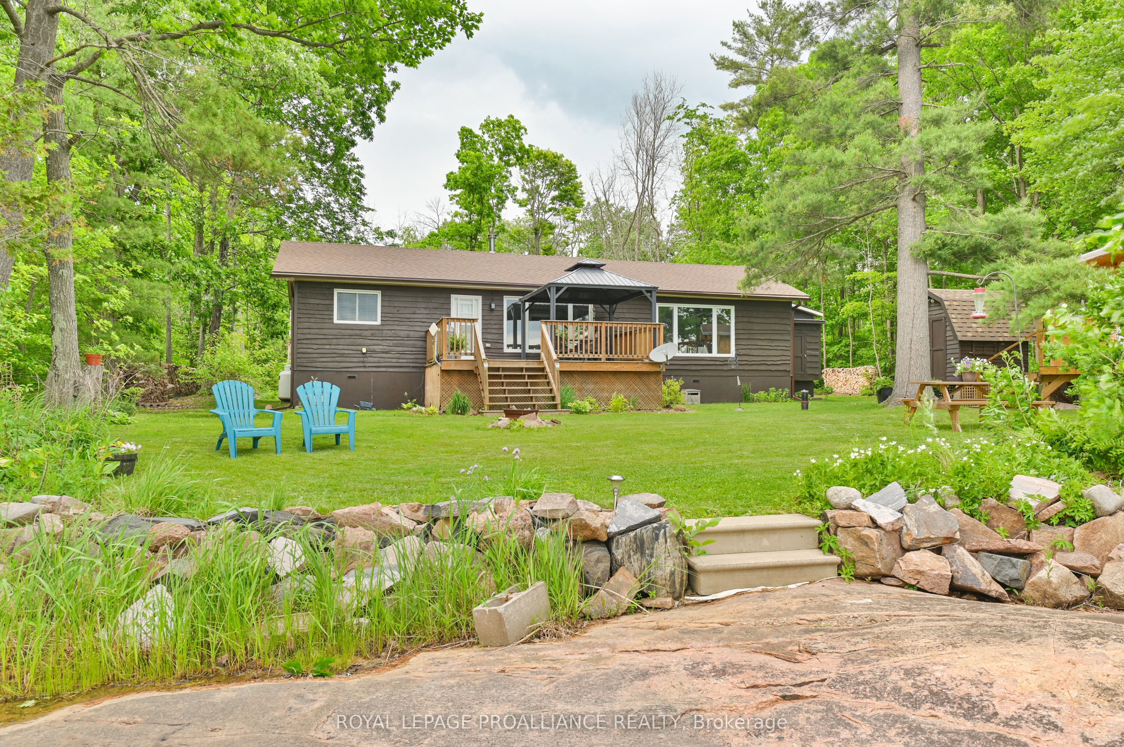 304 Lakeview Ln Property Photo 1