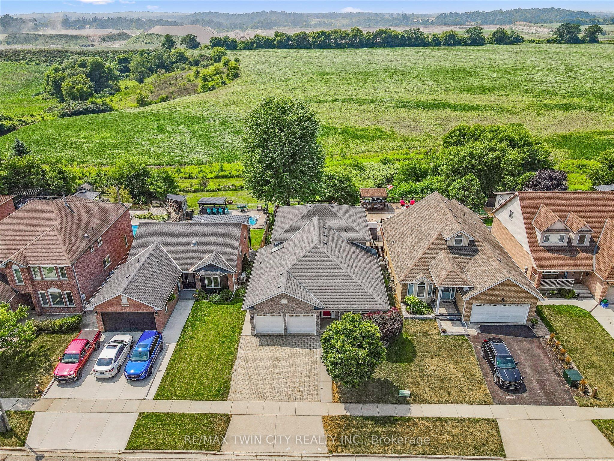 114 Delavan Drive Property Photo 3