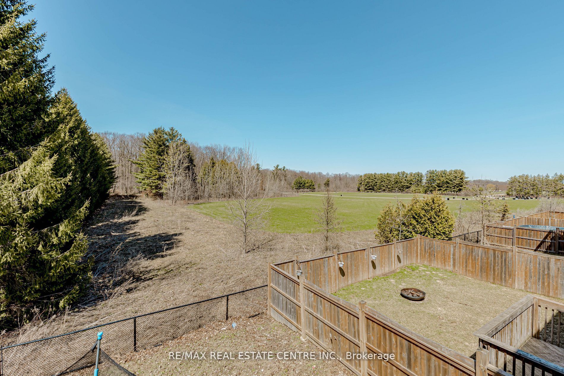 340 Shady Glen Crescent Property Photo 13