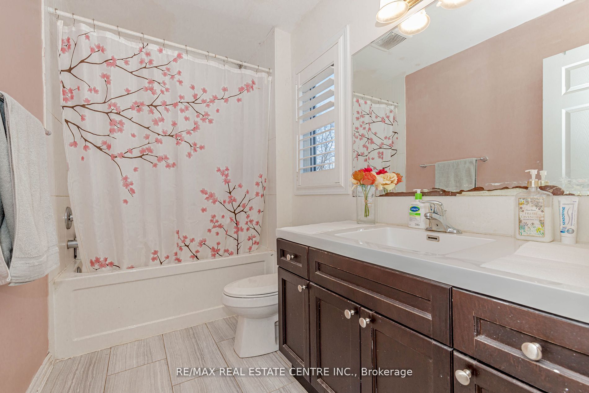 340 Shady Glen Crescent Property Photo 19