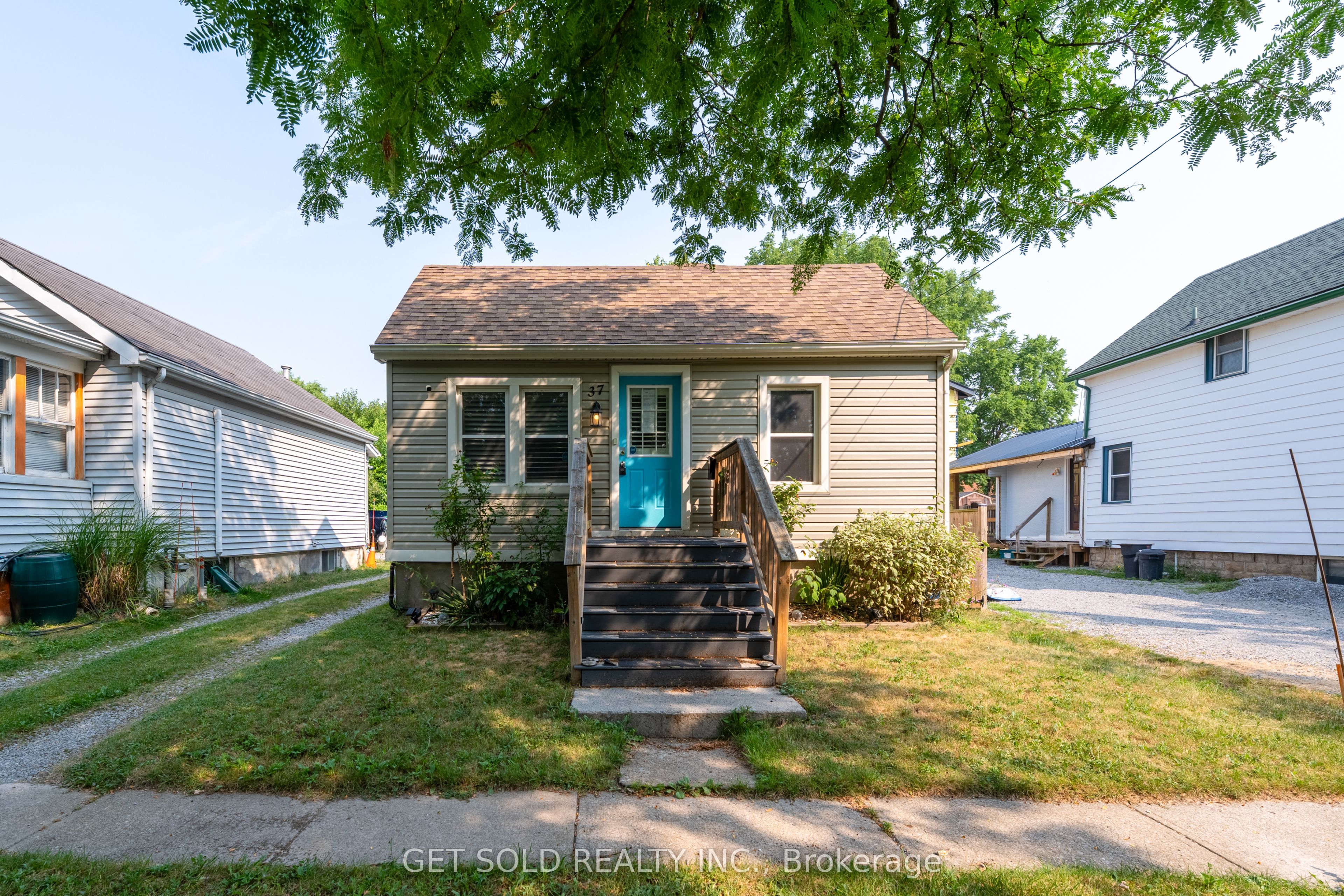 37 Maplecrest Avenue Property Photo 1
