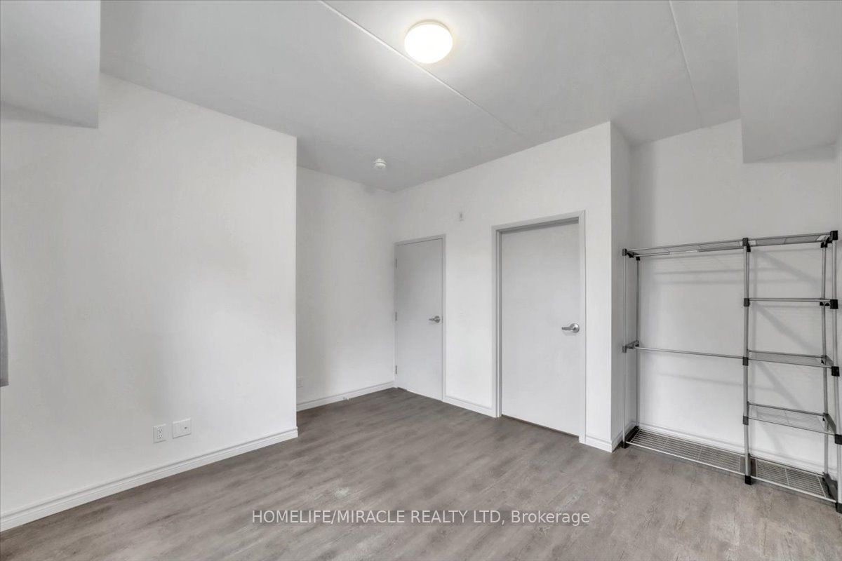 269 Sunview Street 205 Property Photo 14