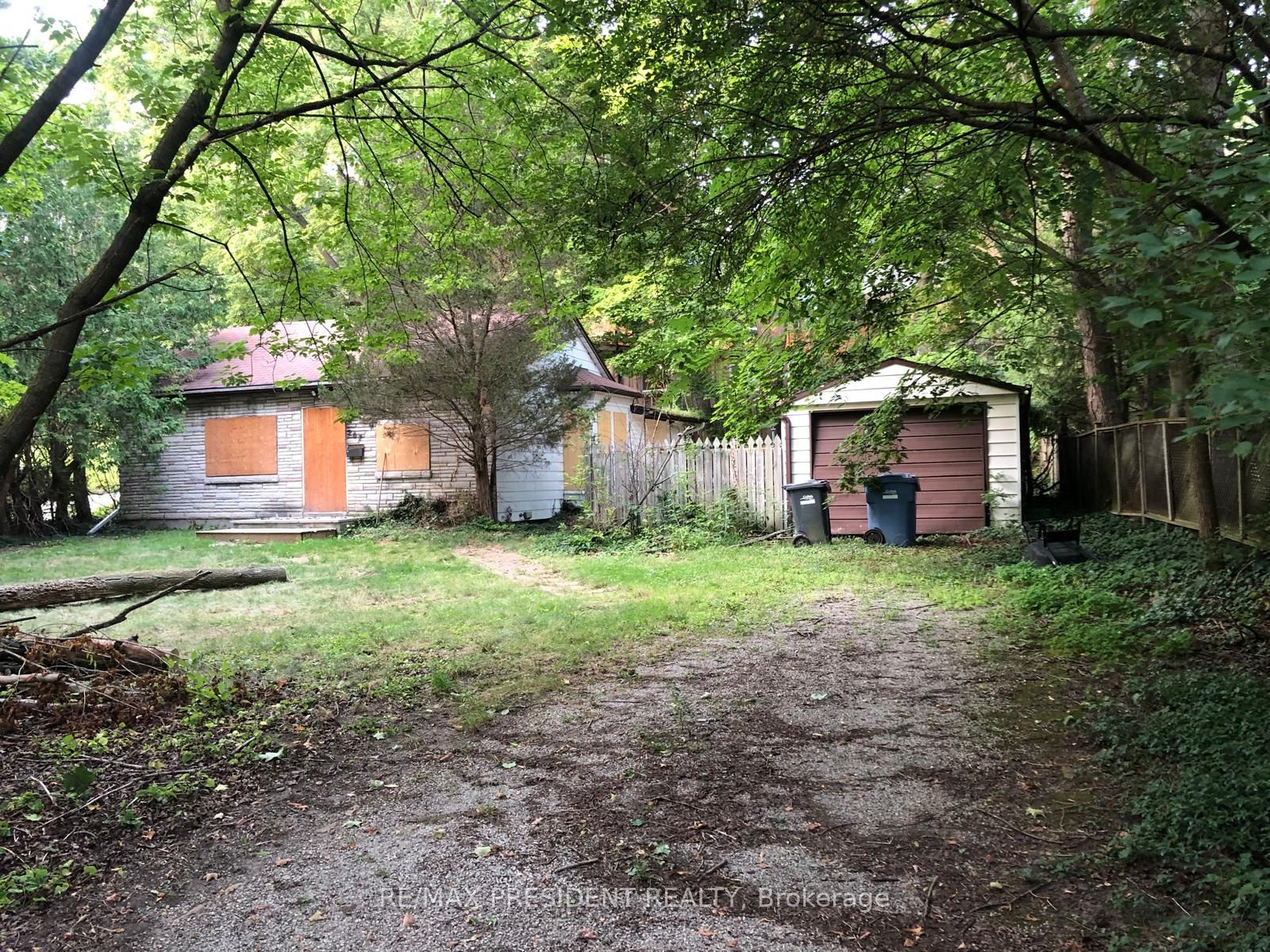 267 Arthur Street N Property Photo 1