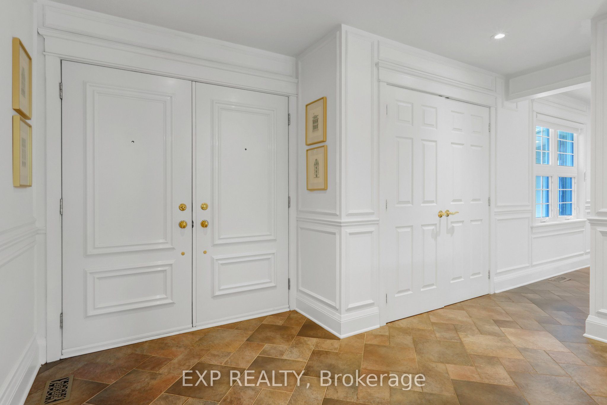 72 Delong Drive Property Photo 3