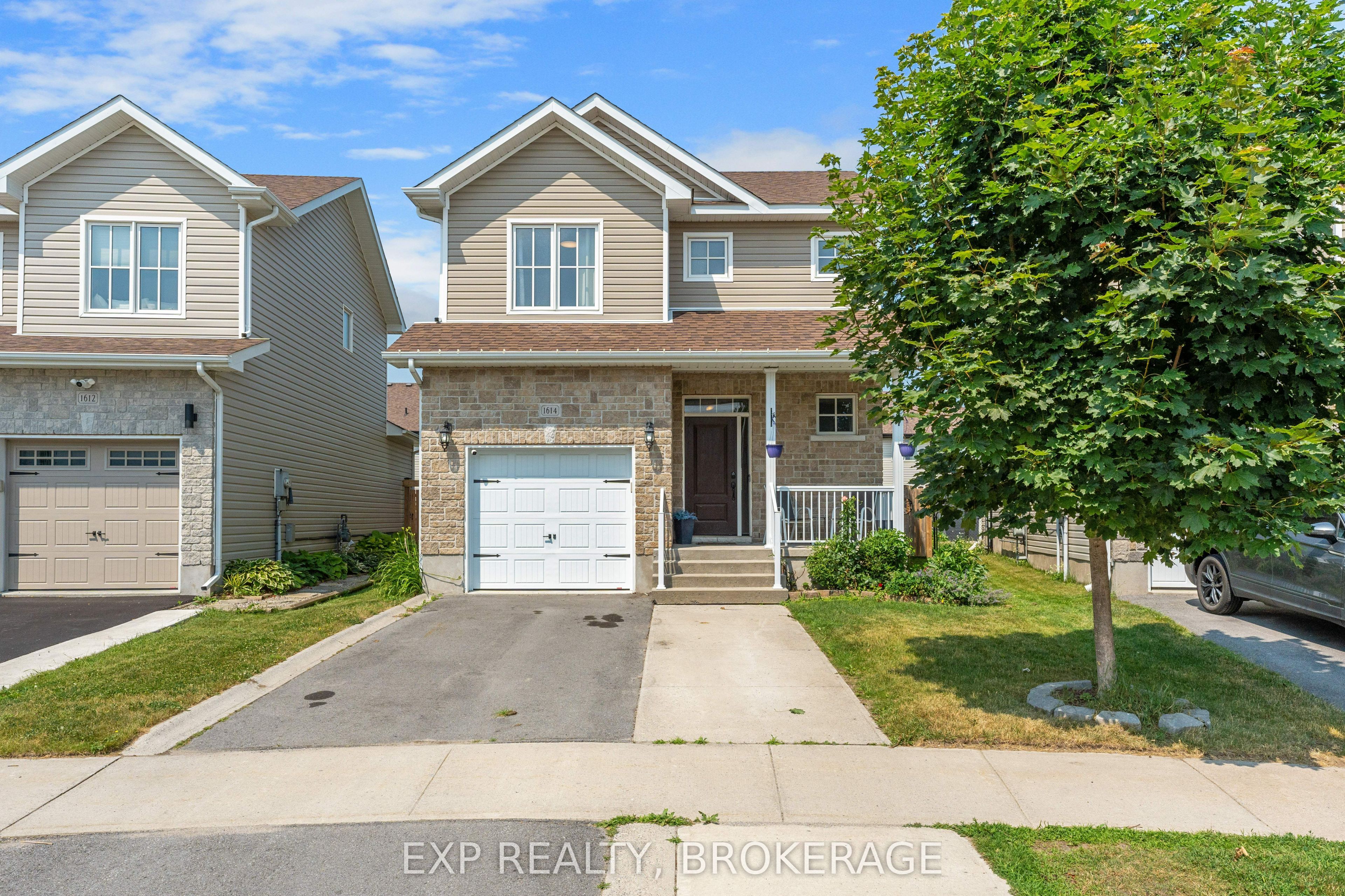1614 Crimson Crescent Property Photo 1