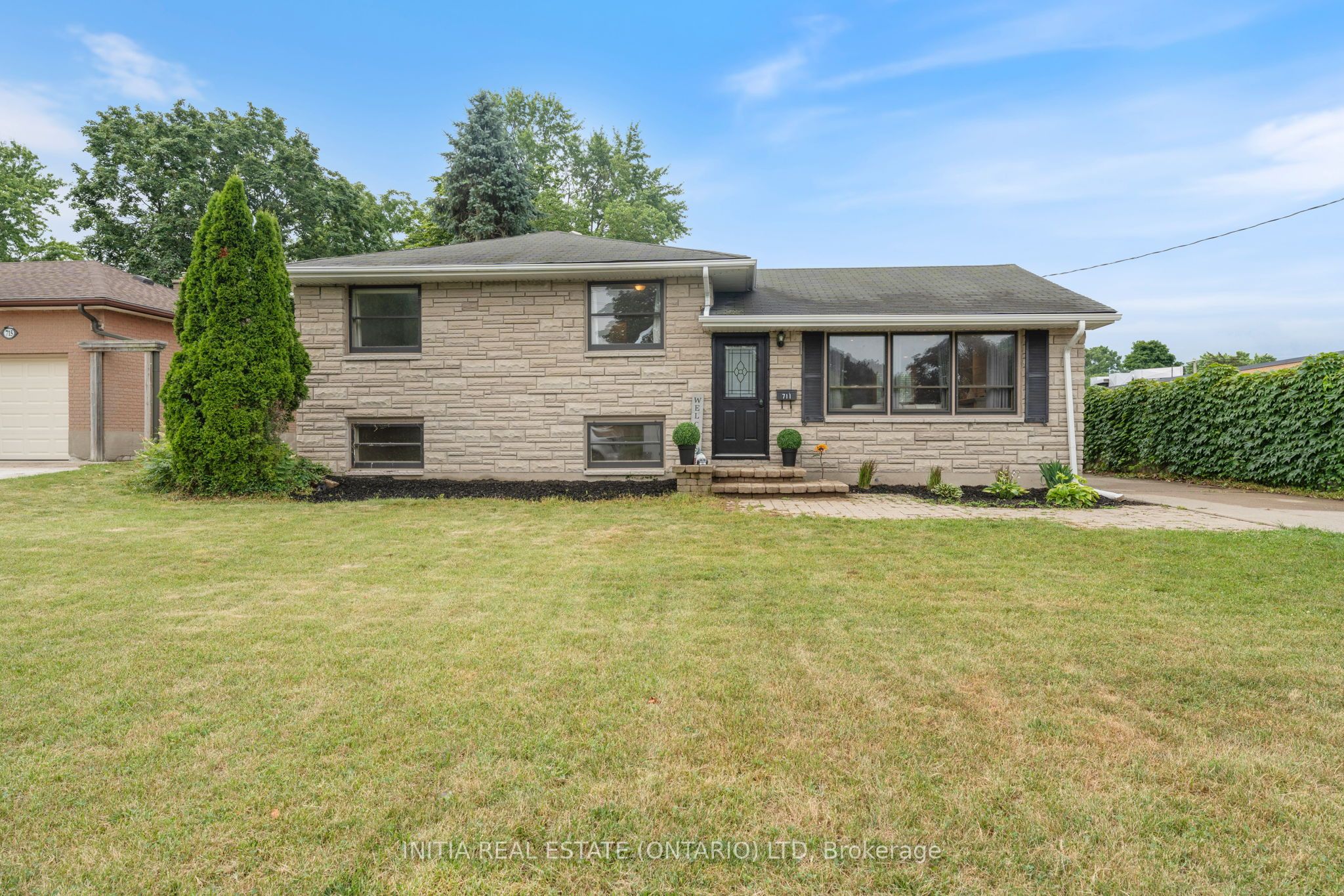 711 Cathcart Blvd Property Photo 1