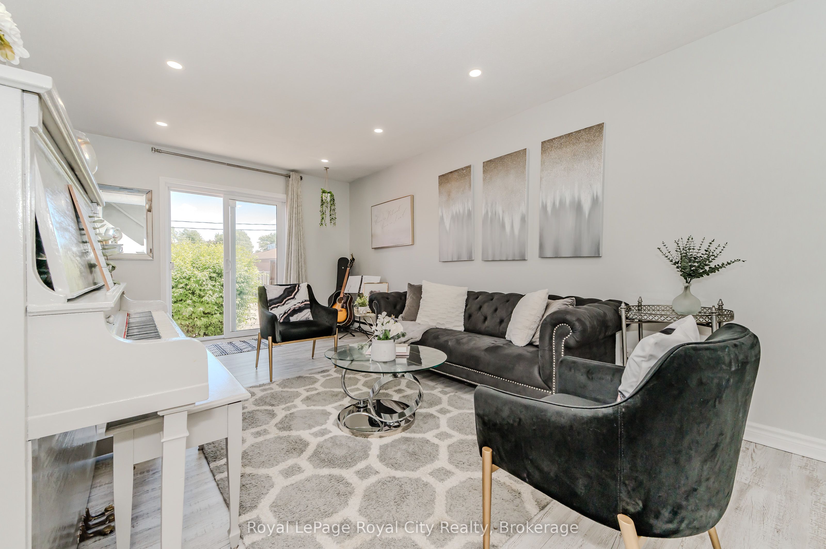 30D Flamingo Drive 53