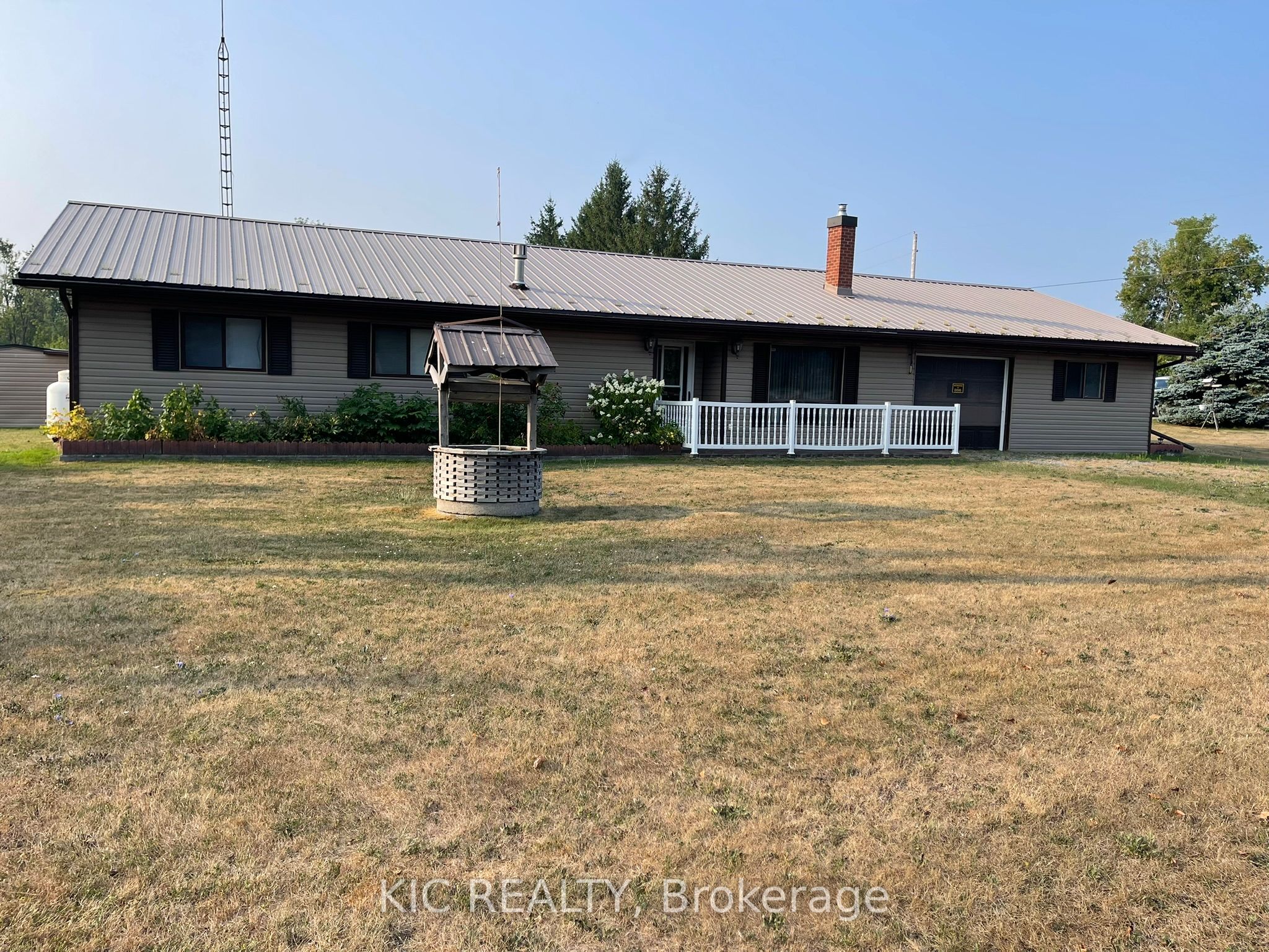 2183 N Asphodel 5 Line Property Photo 1